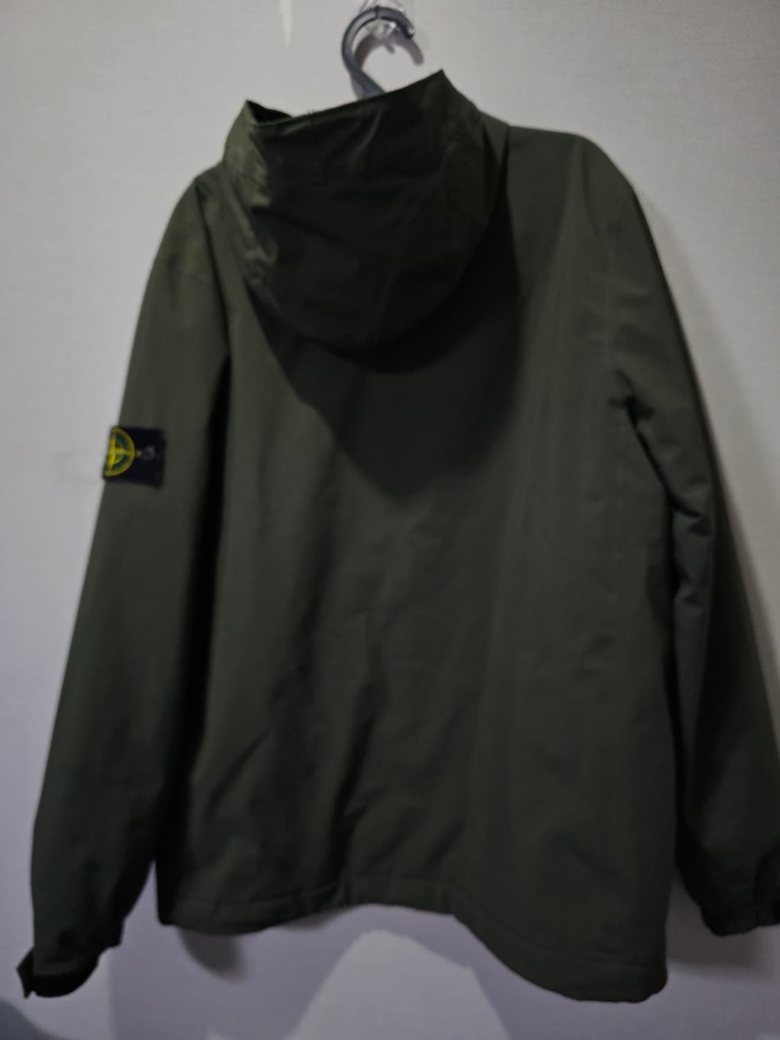 정품 20FW 스톤아일랜드 소프트쉘 카키 와펜 후드 자켓 100 / L 상품이미지4