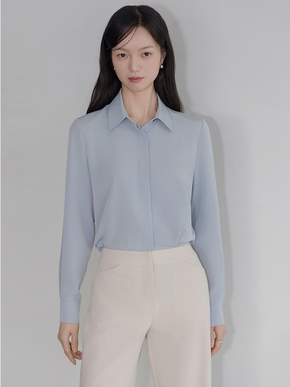 이바나헬싱키 Slim low satin shirt 상품이미지2