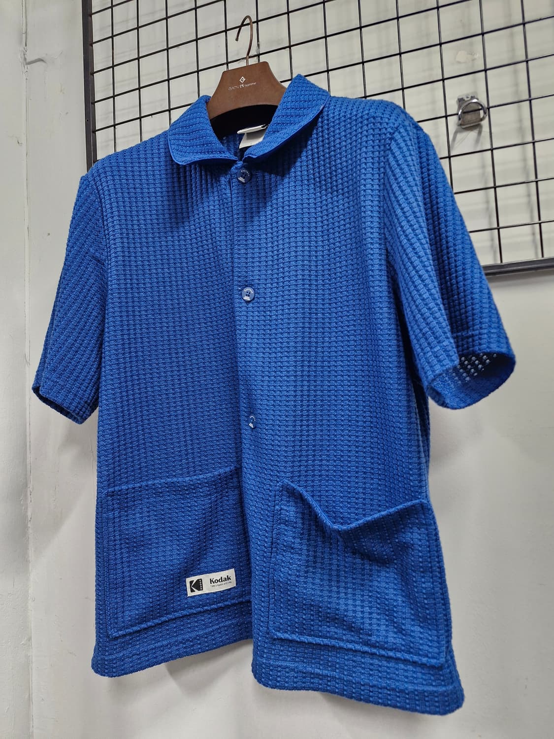 100L 코닥 브라이스 니트 반팔 셔츠 자켓 블루. 상품이미지3