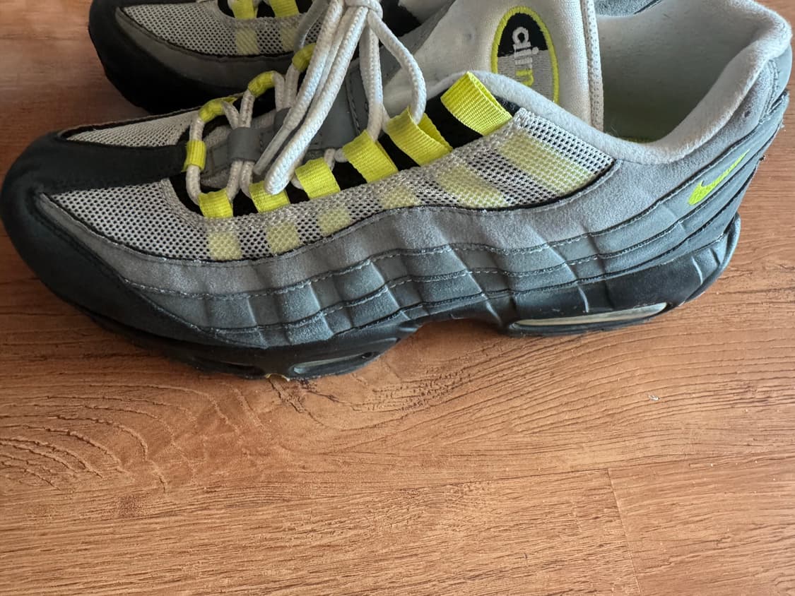 에어맥스95 형광 270사이즈 상품이미지5