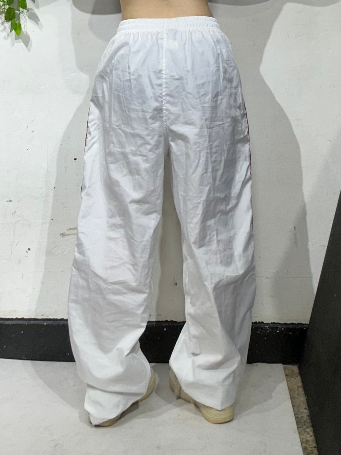 푸마 화이트 와이드 로고 사이드 라인 트랙 팬츠 댄스 추리닝 바지 상품이미지3