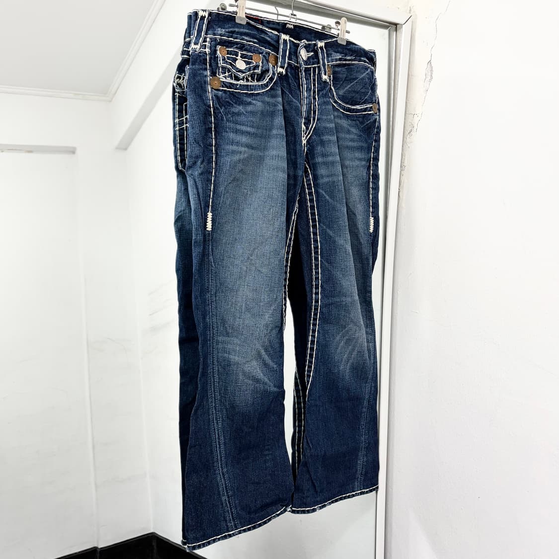 트루릴리전 부츠컷 데님 팬츠 상품이미지5