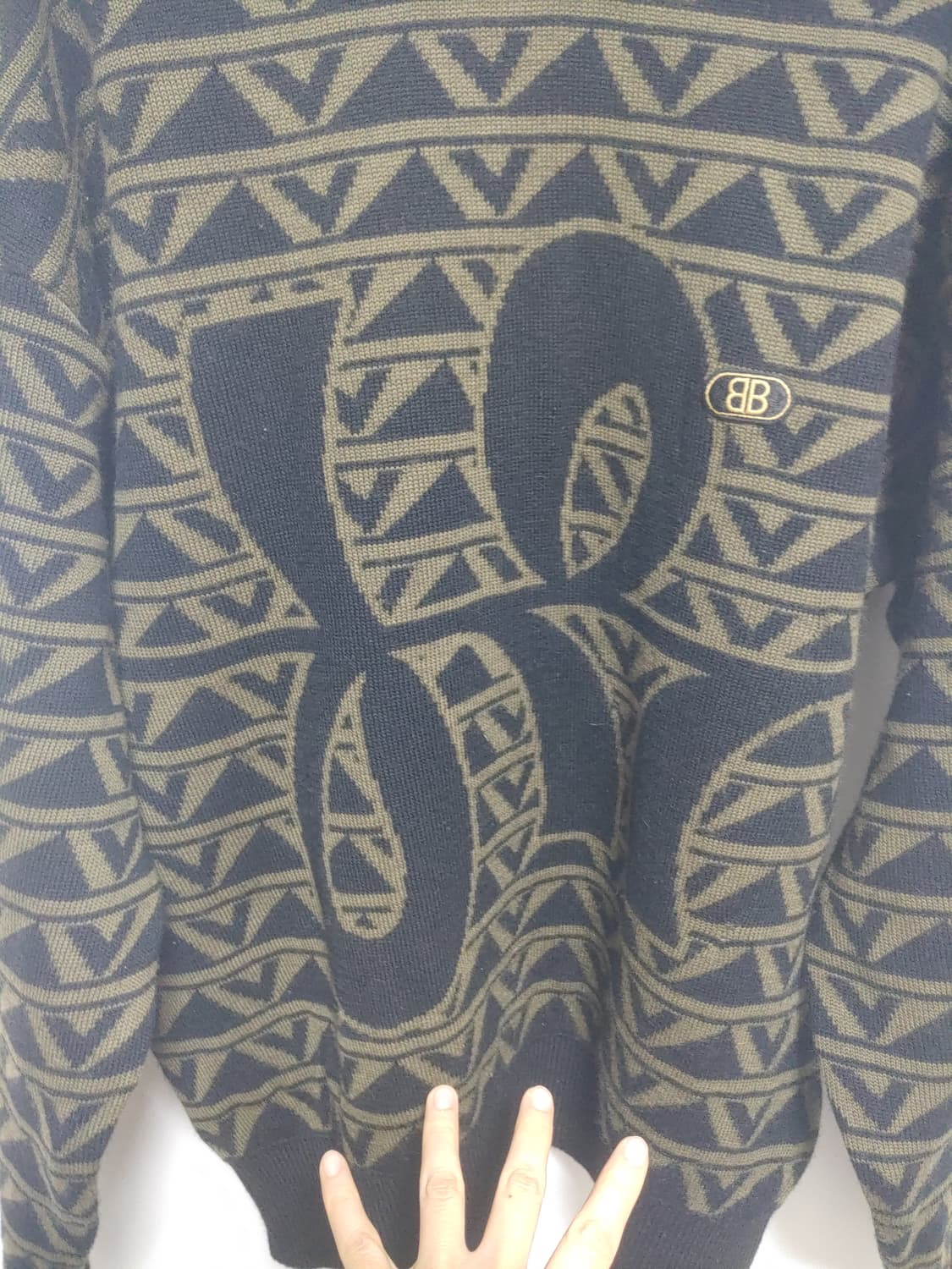 발렌시아가  정품  남성니트 -L사이즈 상품이미지5