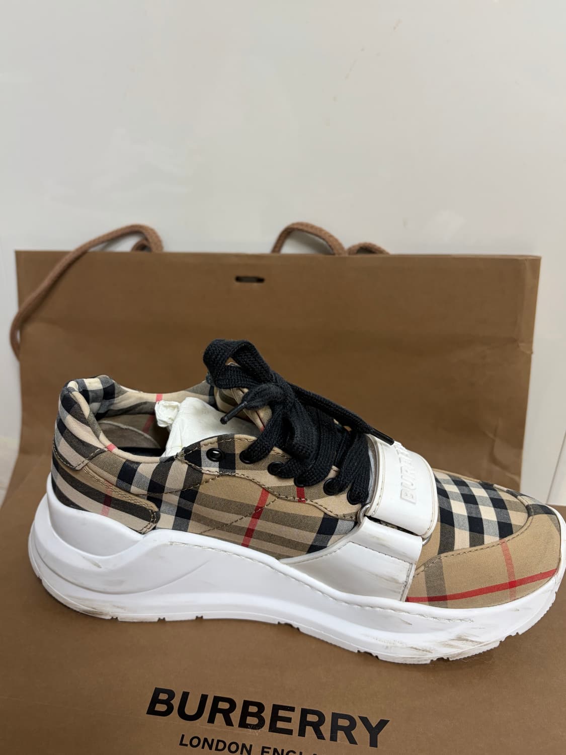 버버리 스니커즈 36.5 사이즈 (235) 상품이미지7