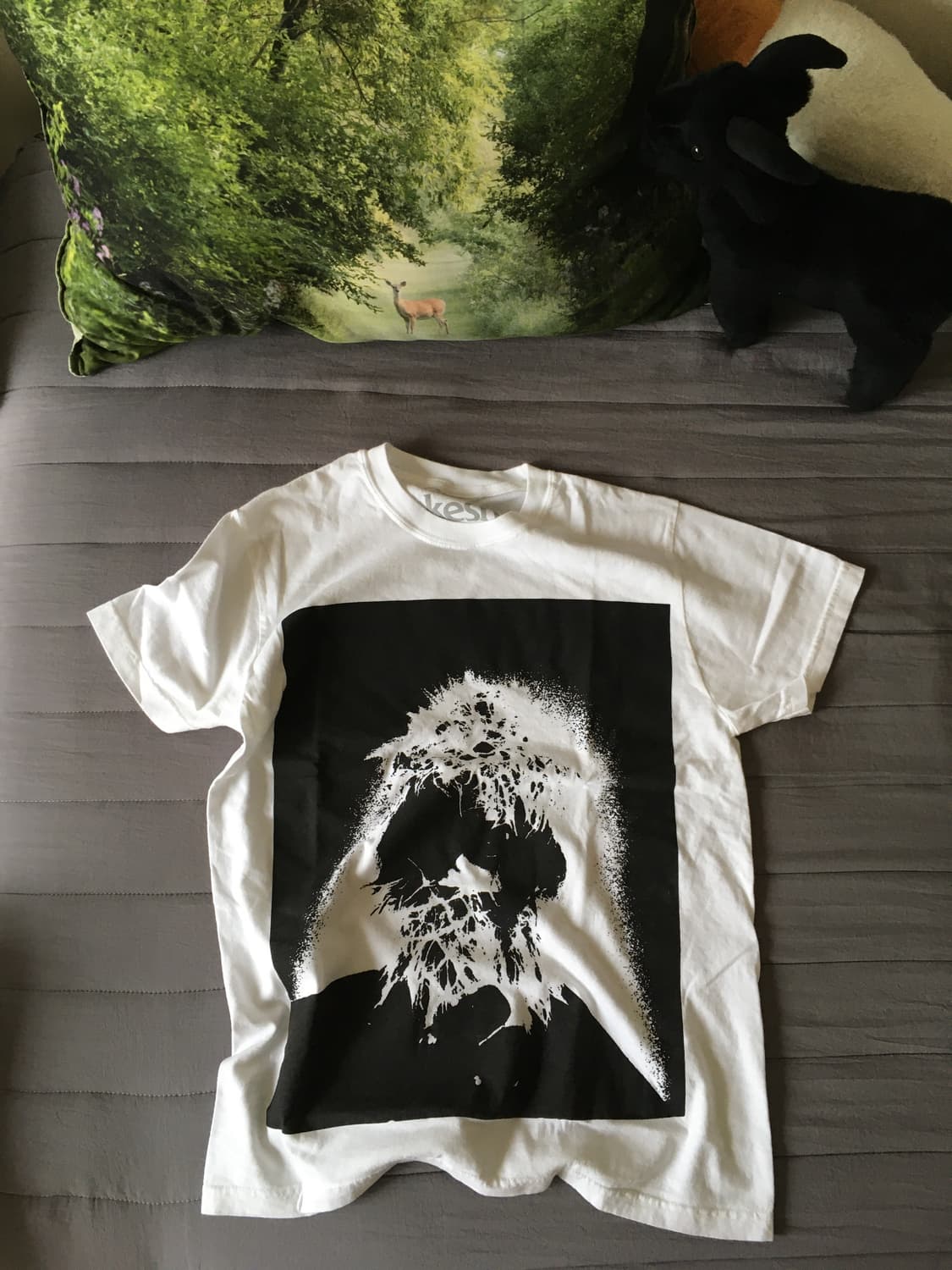 Keshi Requiem Portrait Tee 상품이미지2