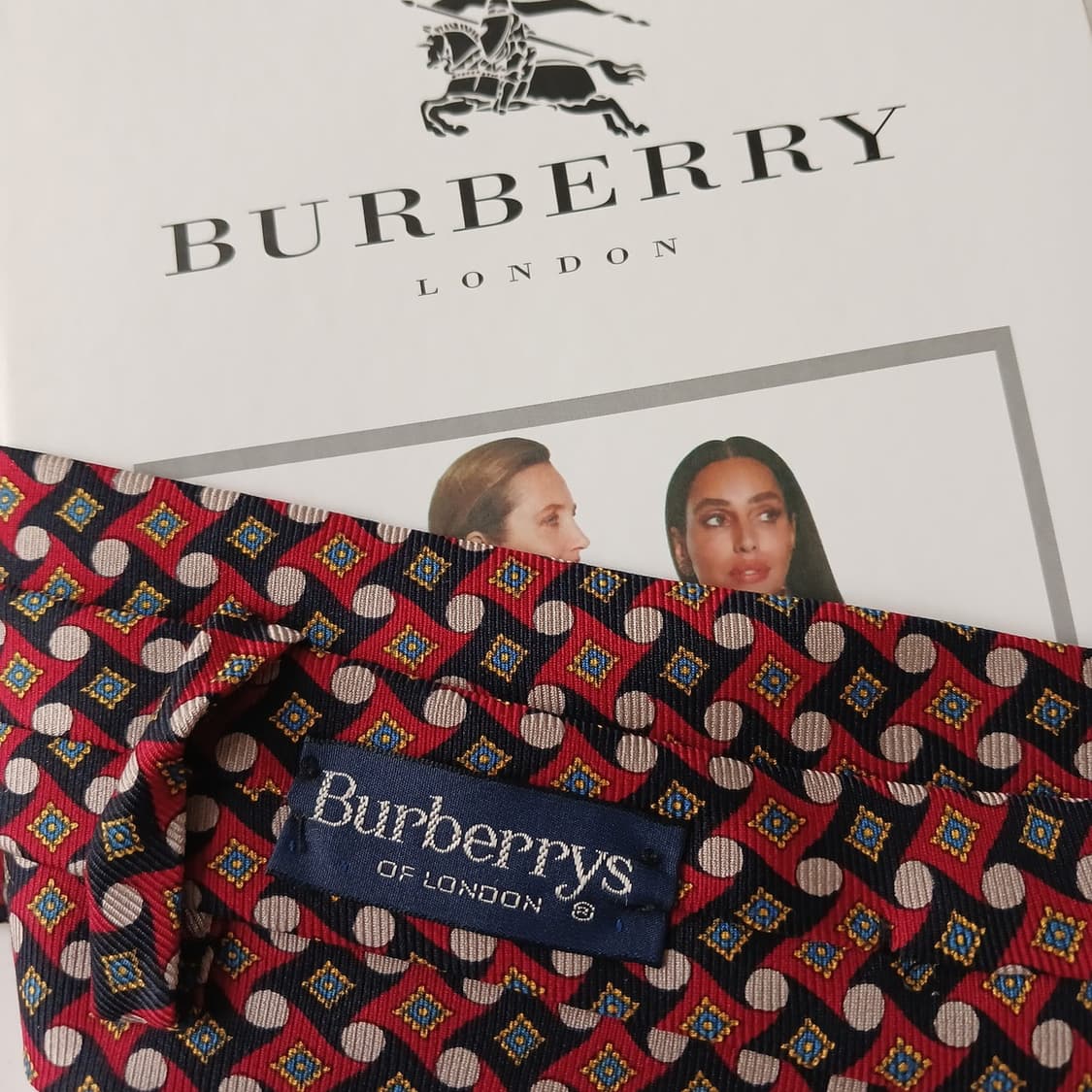 버버리 실크 레드 지오메트릭 넥타이 9.8cm A+등급 A19140
 상품이미지6