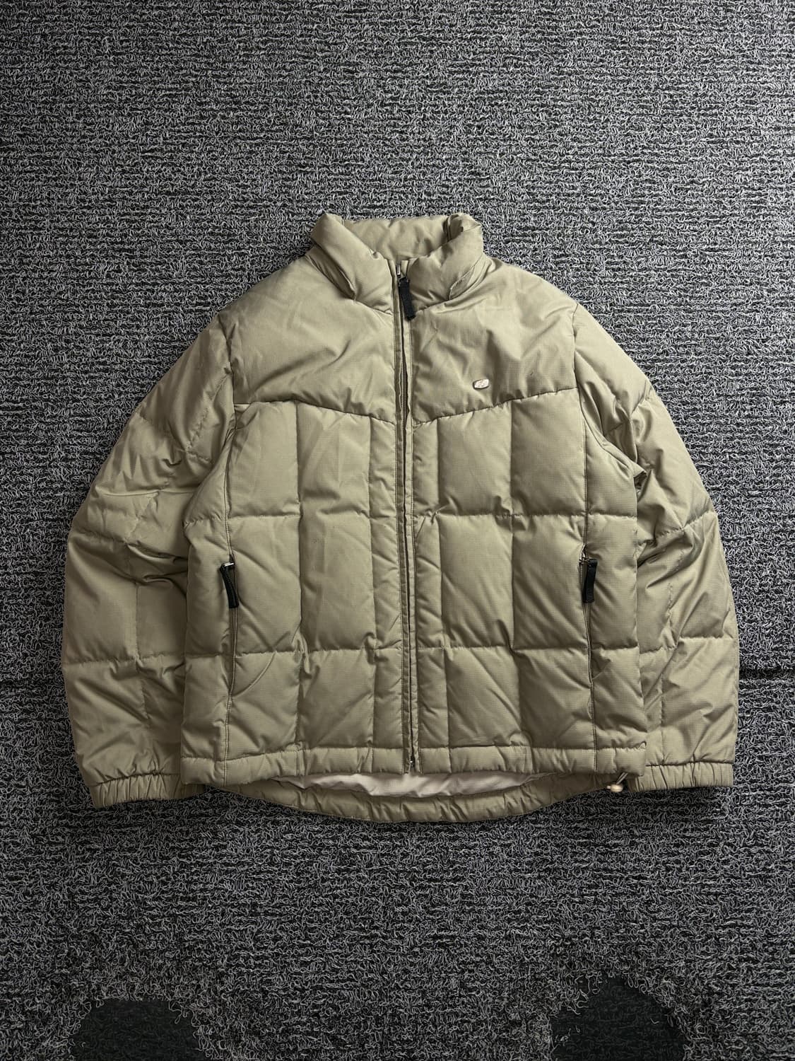 💥시즌오프💥라코스테 은장 로고 구스다운 자켓 3727 상품이미지2