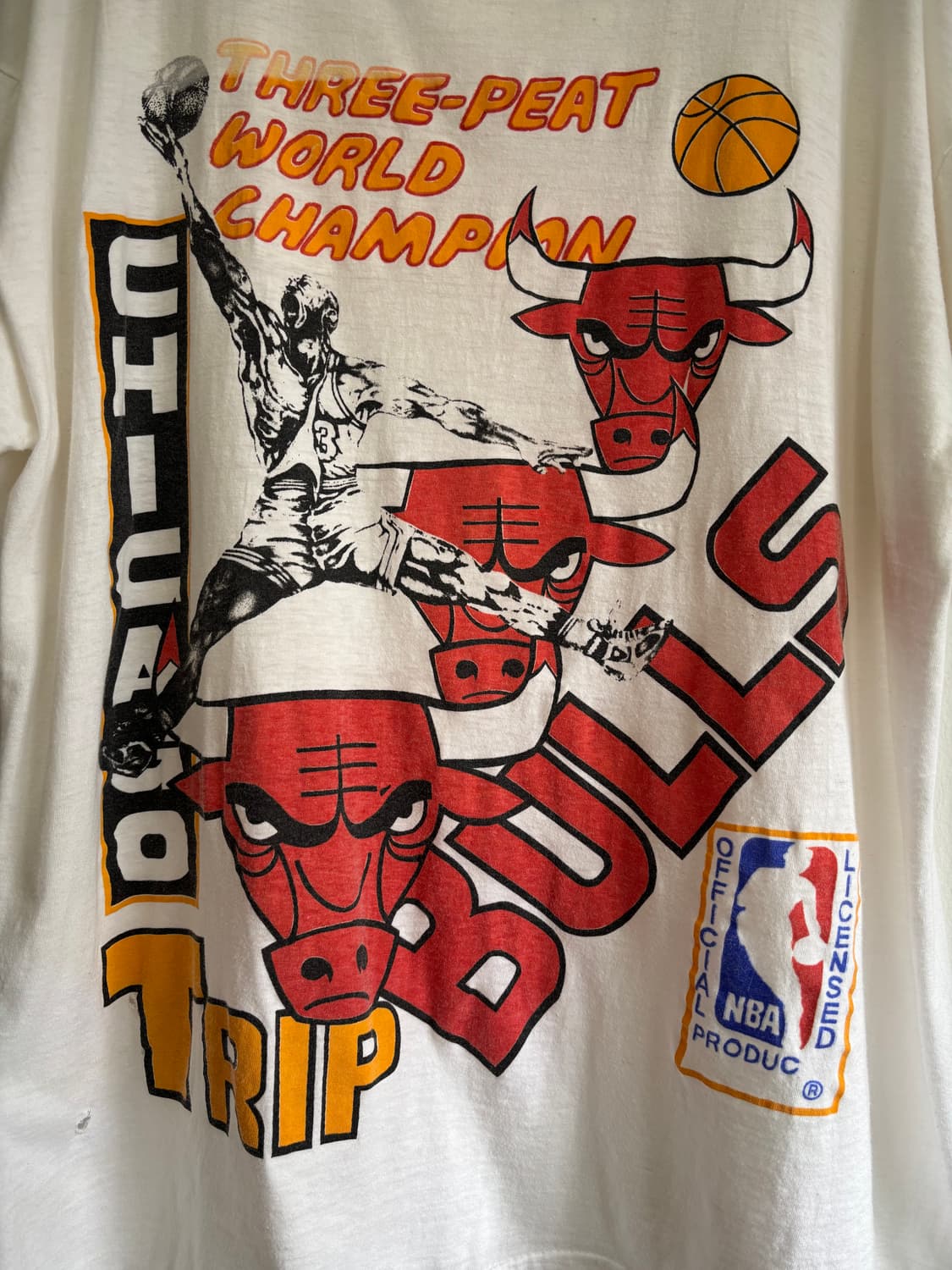 90s Chicago Bulls M.J 3 Peat Bootleg Tee 상품이미지6