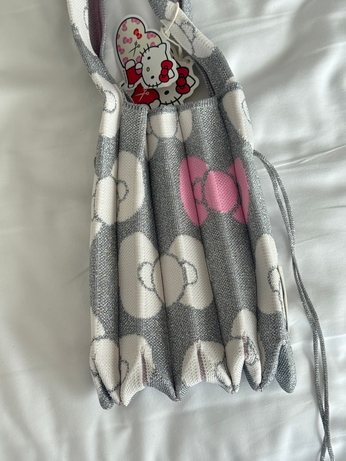 조셉앤스테이시 헬로키티 플리츠 니트백 스몰 새상품 상품이미지2