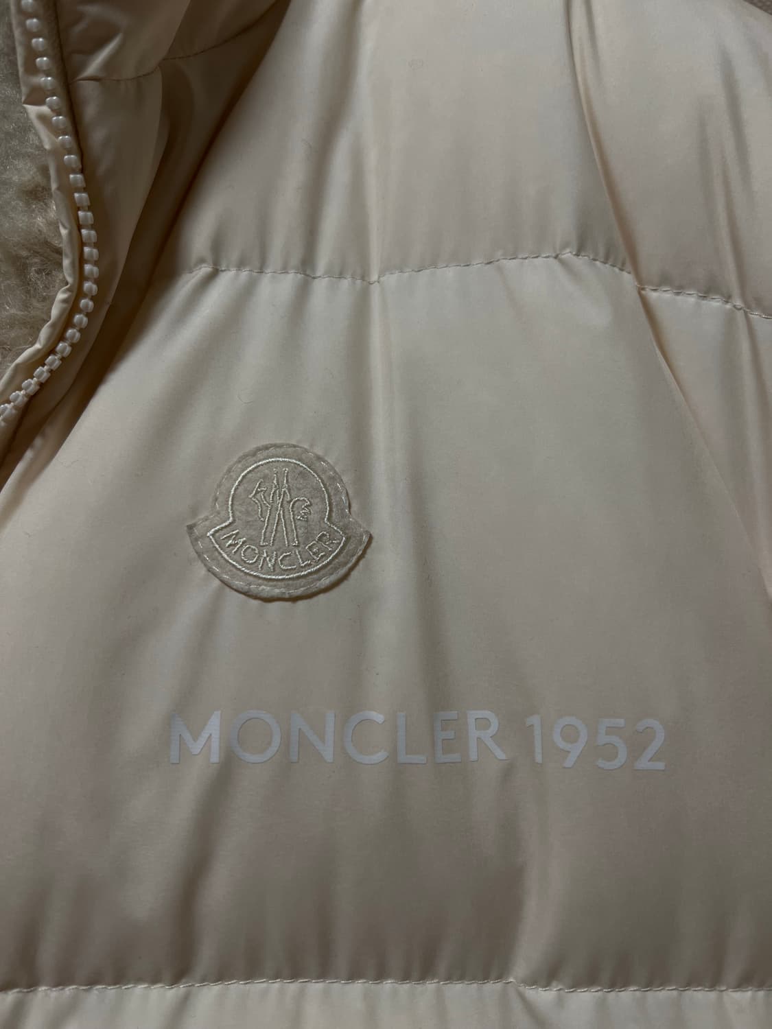 몽클레어 리버시블 1952 양털 패딩 (🔥톰포드 아우터 교환 적극 환영 상품이미지9