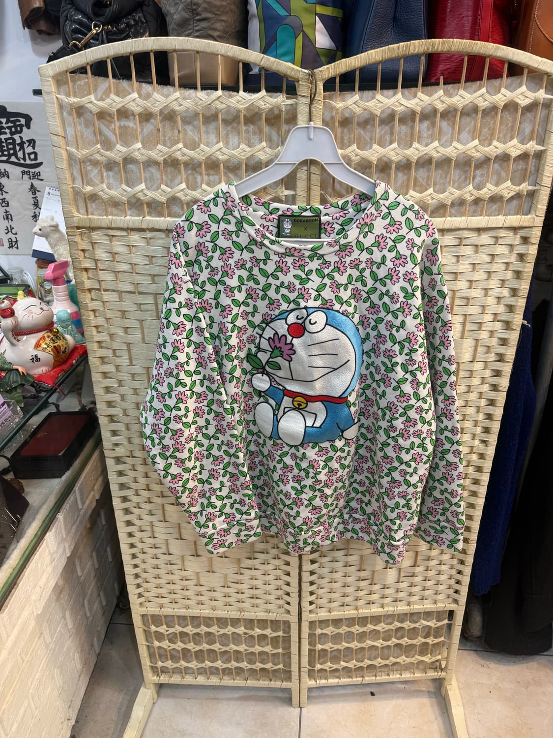 100/66 정품 구찌+도라에몽 자수 맨투맨 팝니다 상품이미지1