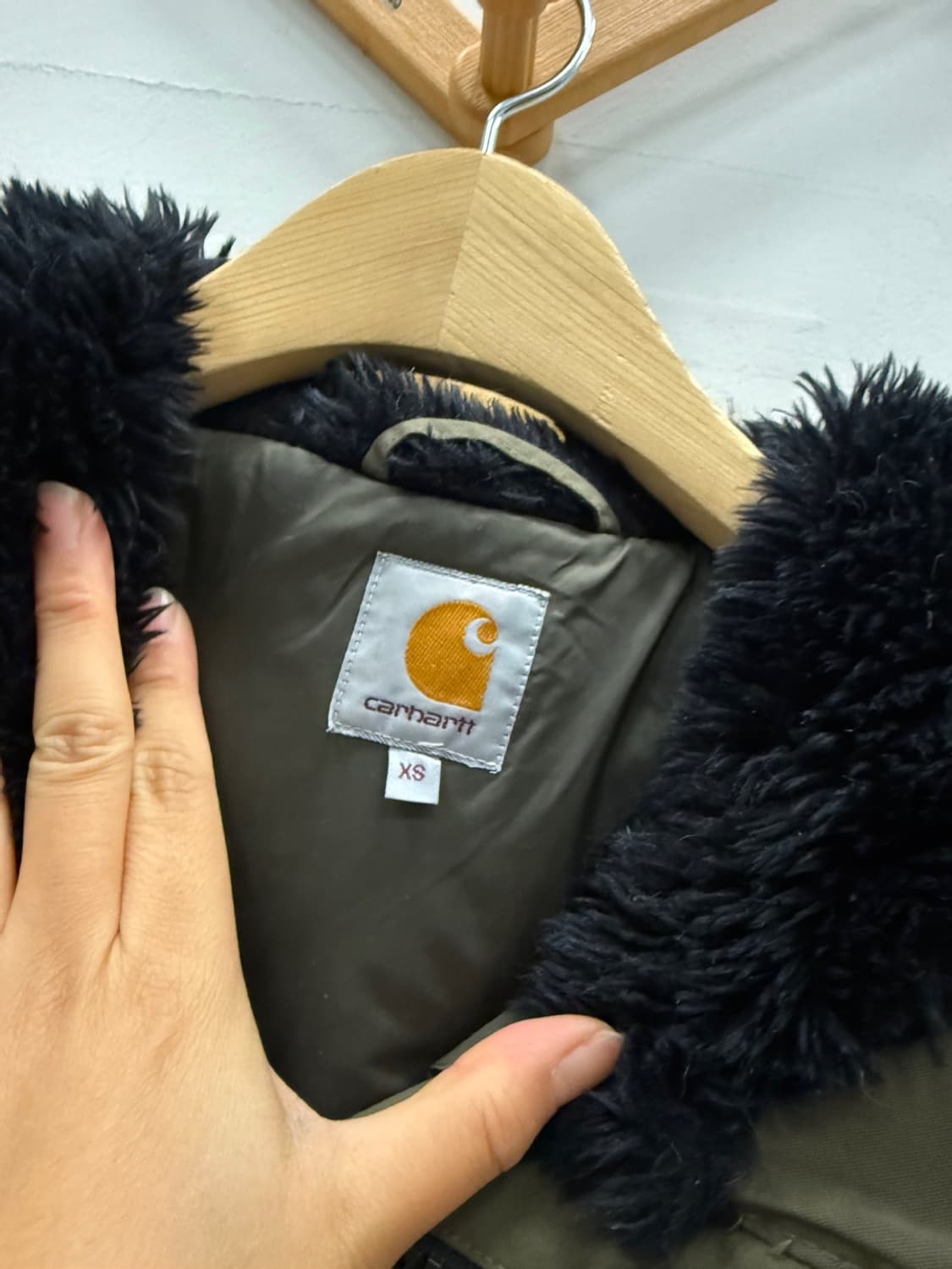 칼하트 앵커리지 카키 파카패딩 공용 XS  상품이미지2