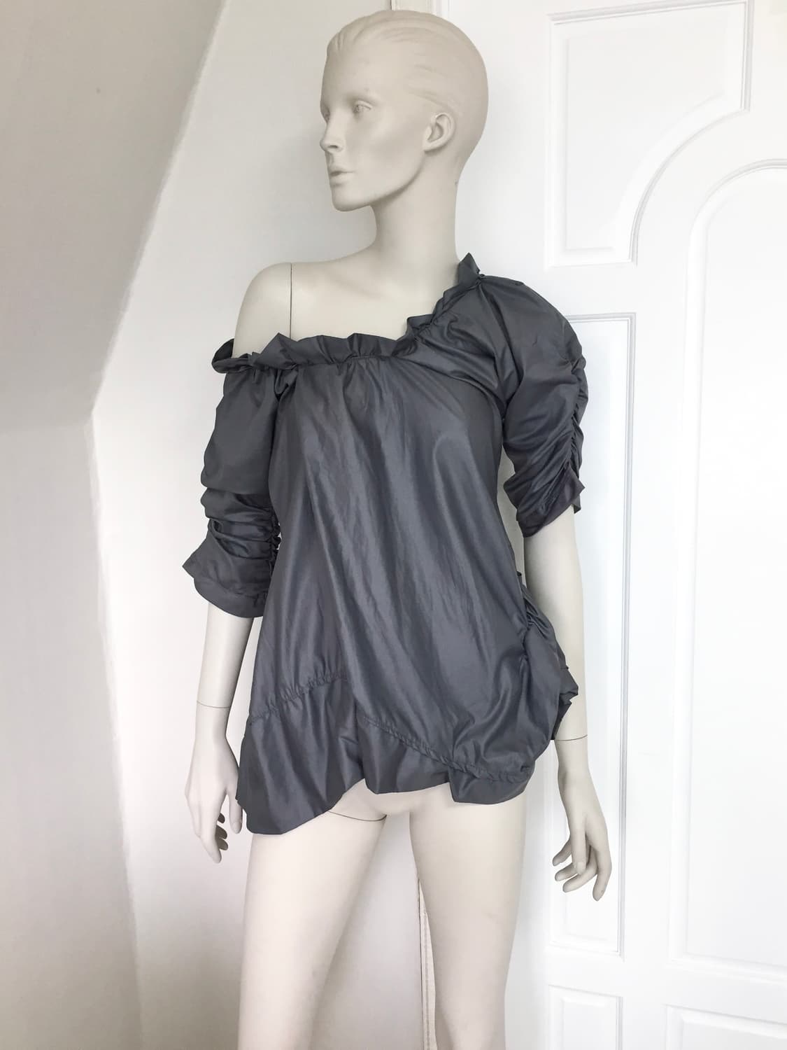 Asymmetric gray Volume Shirring  Top  상품이미지7