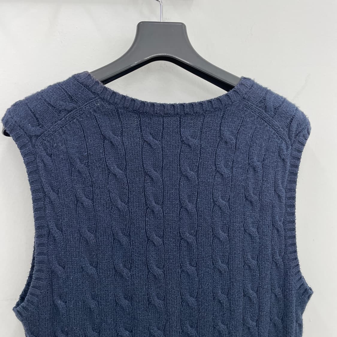 폴로 랄프로렌 케이블 꽈베기 니트 조끼 네이비 상품이미지3