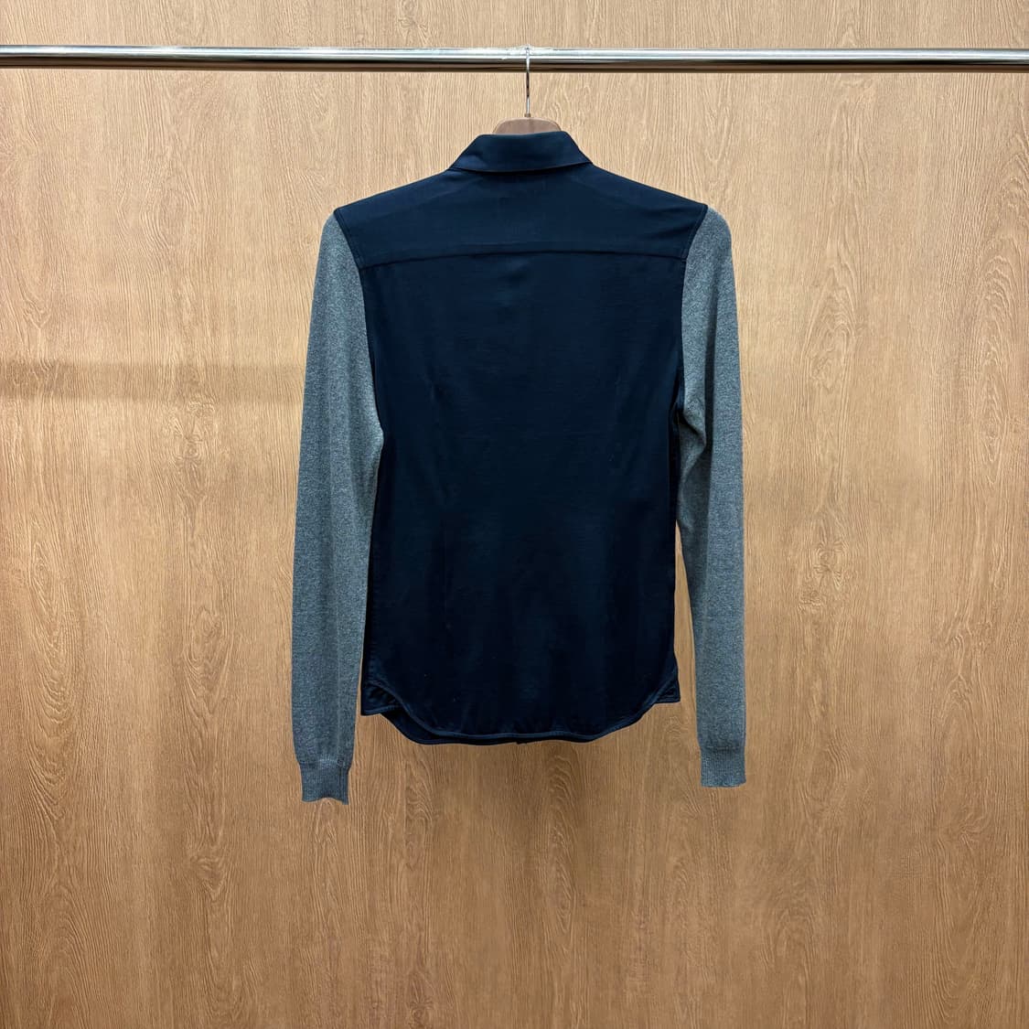 엠포리오 아르마니 코튼 긴팔 셔츠 배색 시보리 하이브리드 디테일 네이비 상품이미지3