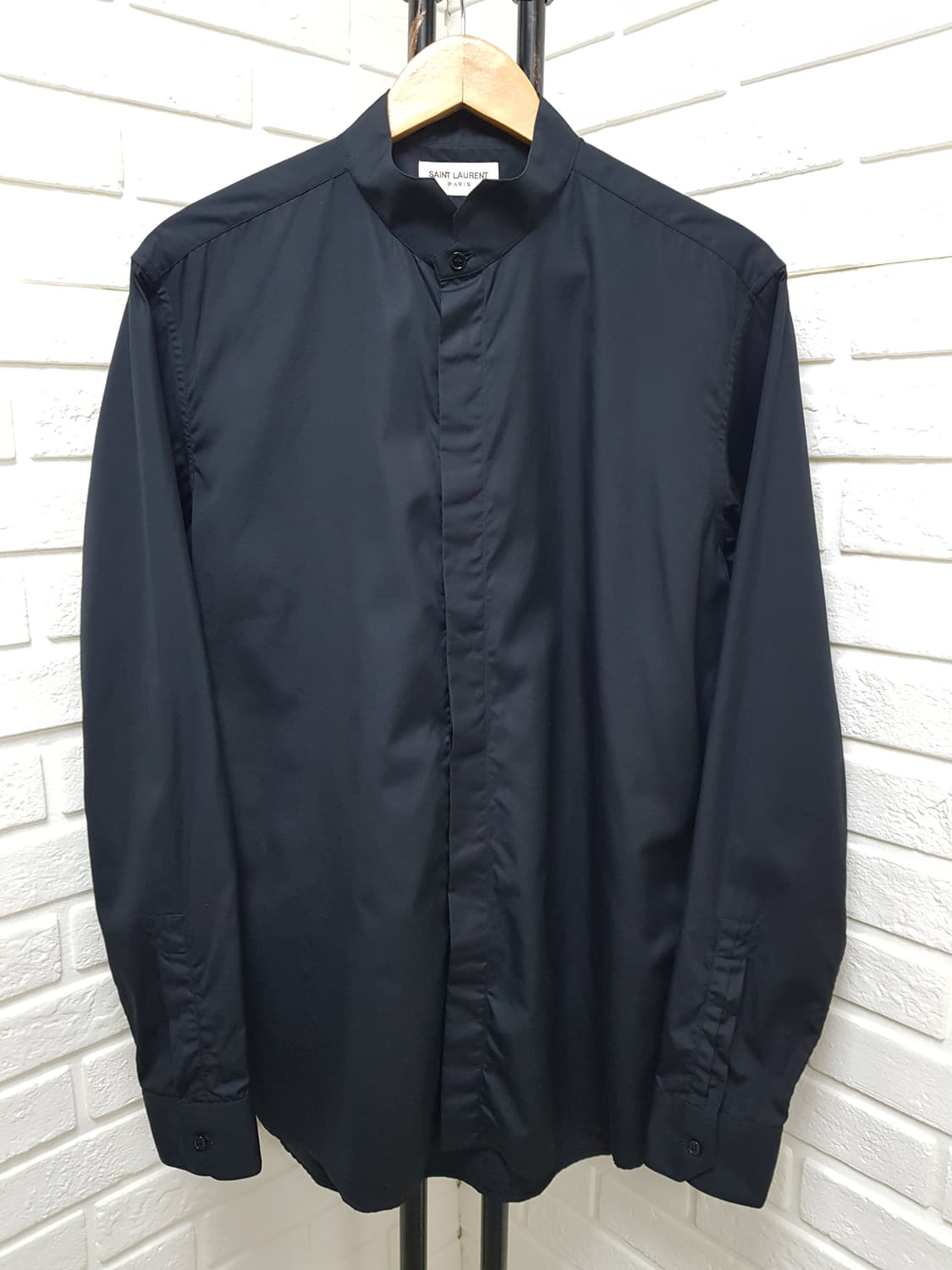 [13aw/41] 생로랑 블랙셔츠 히든버튼 상품이미지2