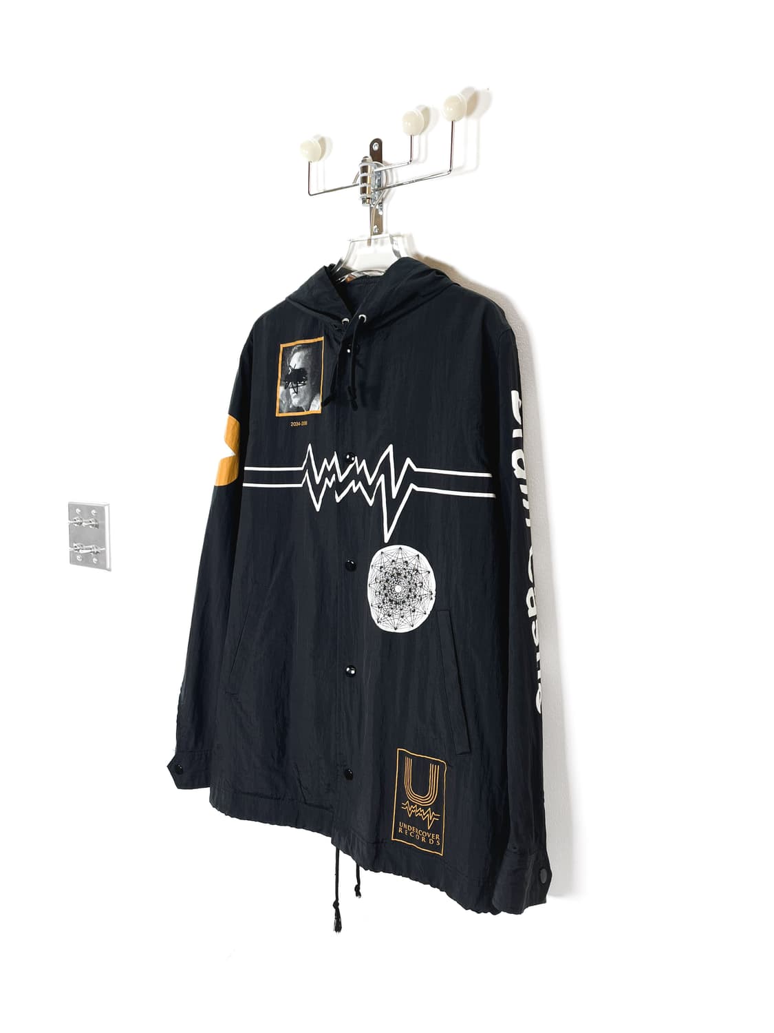 언더커버 레코즈 X CAN 펑크 플로이드 윈드 브레이커 상품이미지4