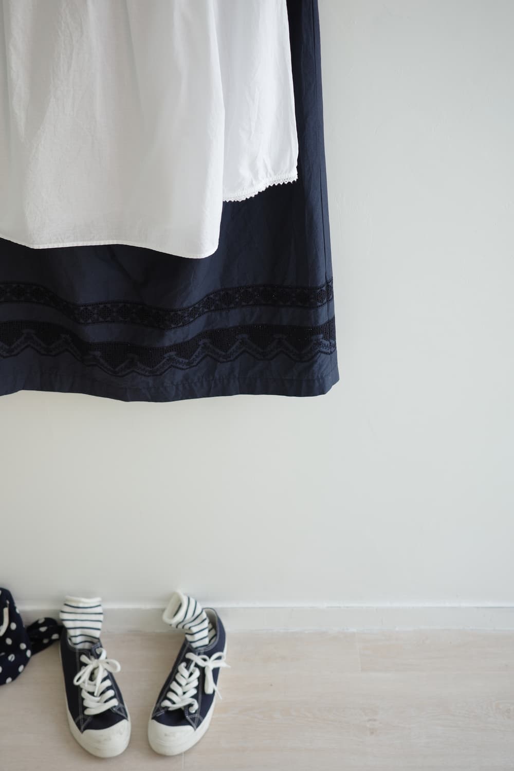 • 네이비 레이스  롱 스커트 상품이미지1