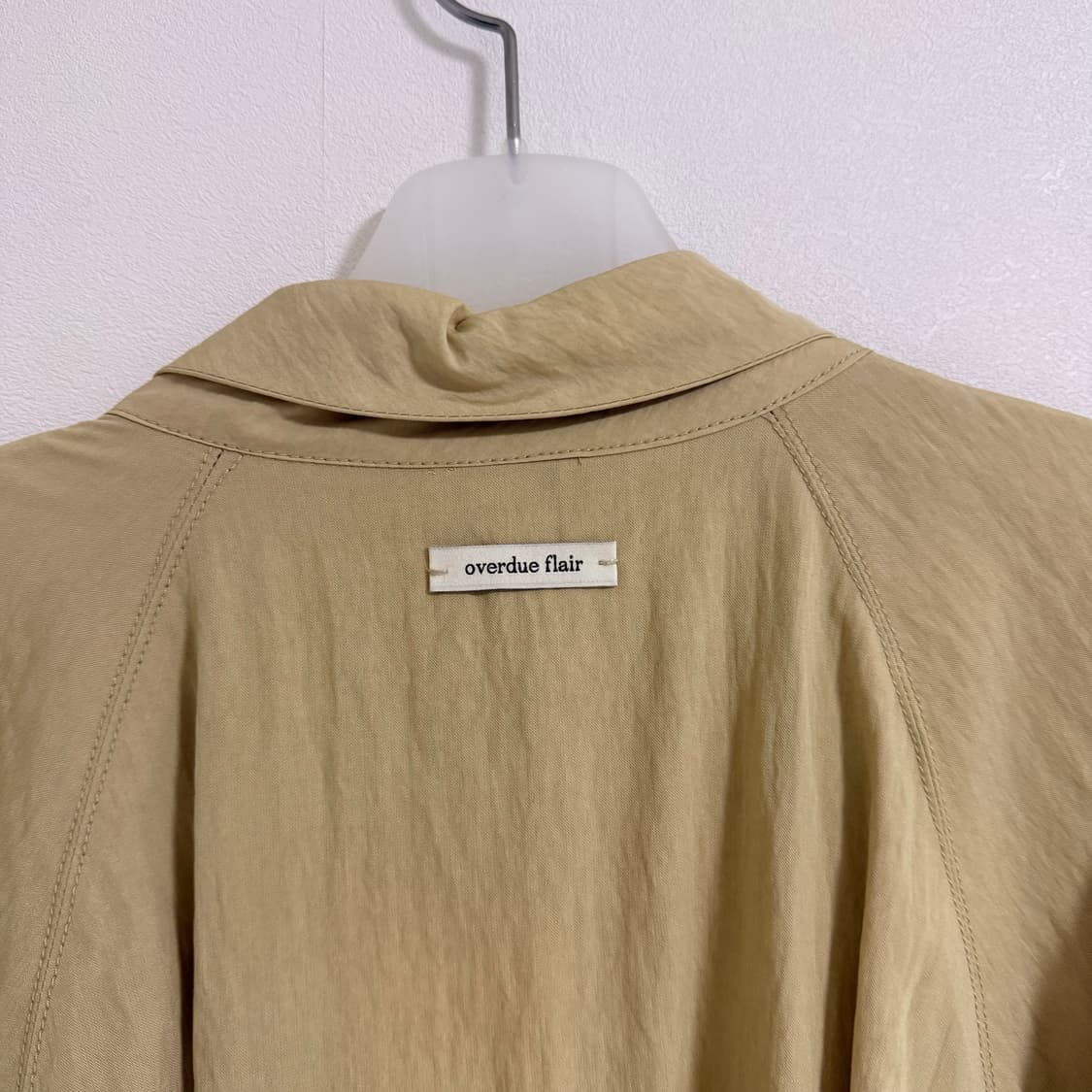 오버듀플레어 리본 블라우스 베이지 새상품 상품이미지5