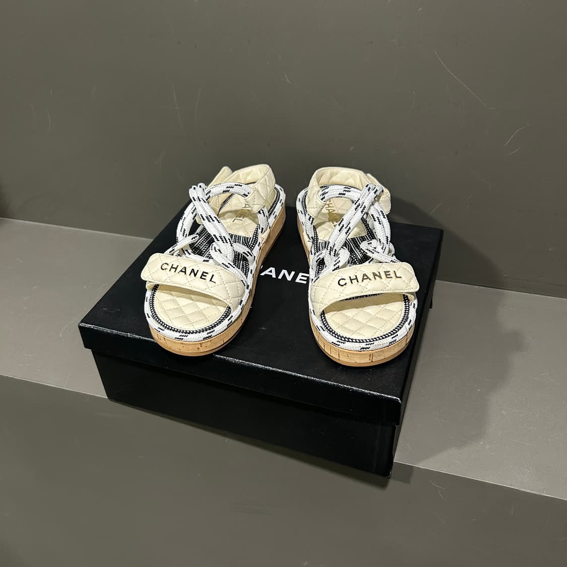 샤넬 램스킨 퀼팅 벨크로 스트랩 샌들 상품이미지7