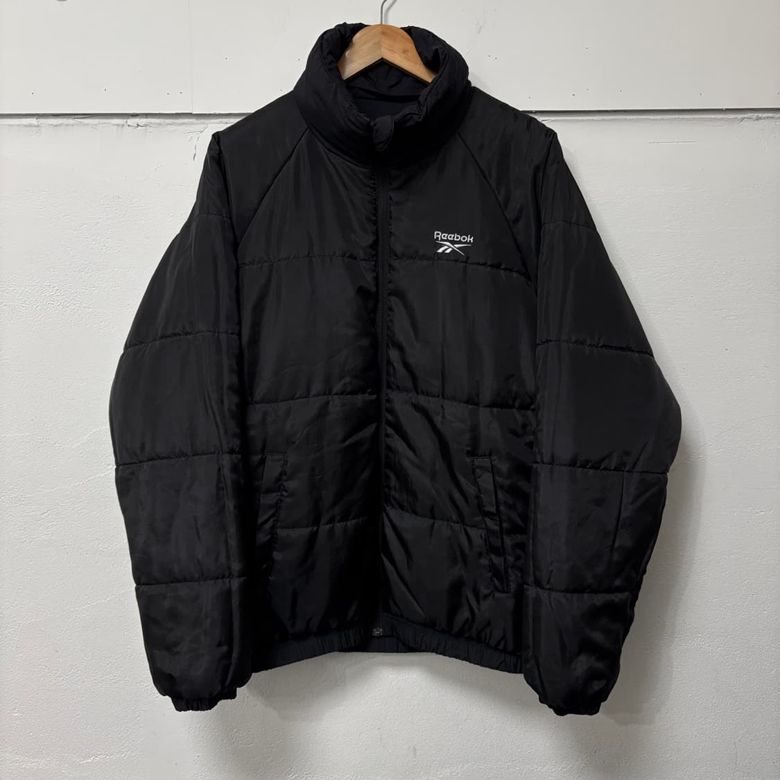 리복 블랙 리버시블 패딩 점퍼 상품이미지2