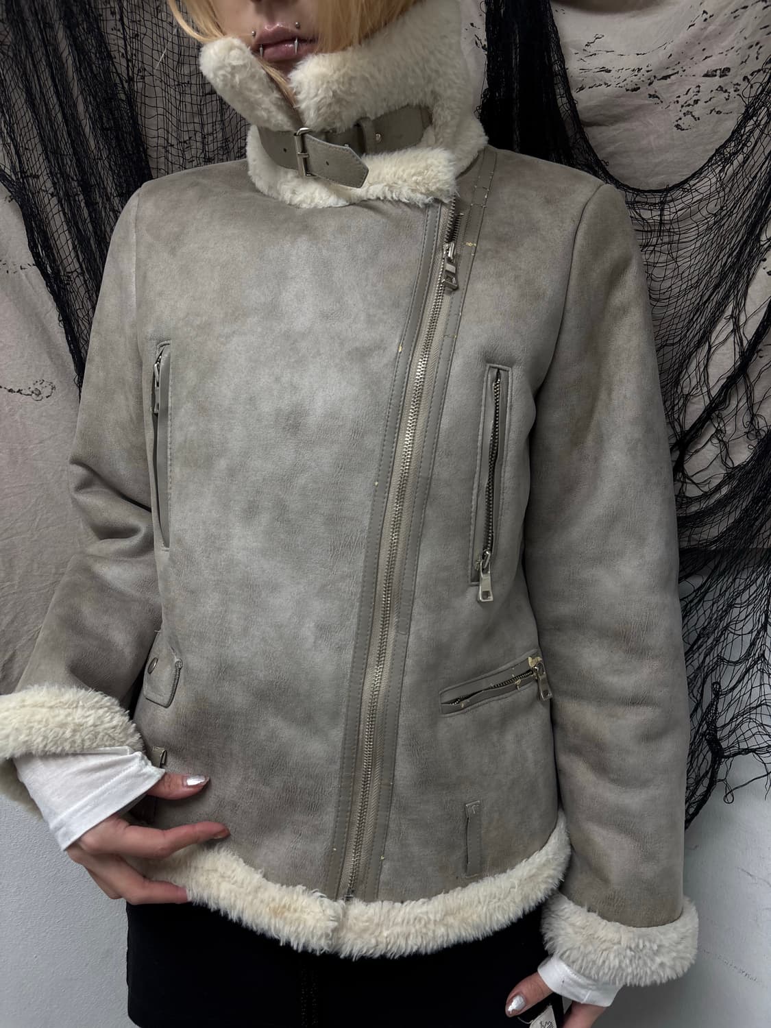 Grey Y2K Washed Neck Buckle Mustang 상품이미지3