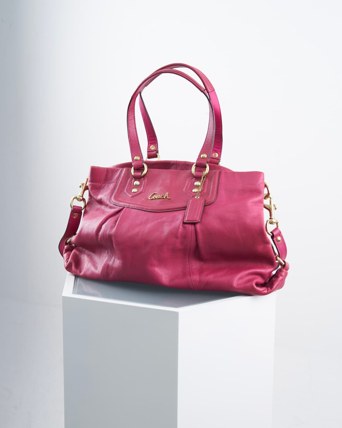 Coach 애쉴리 레더 핫핑크 숄더백 상품이미지4