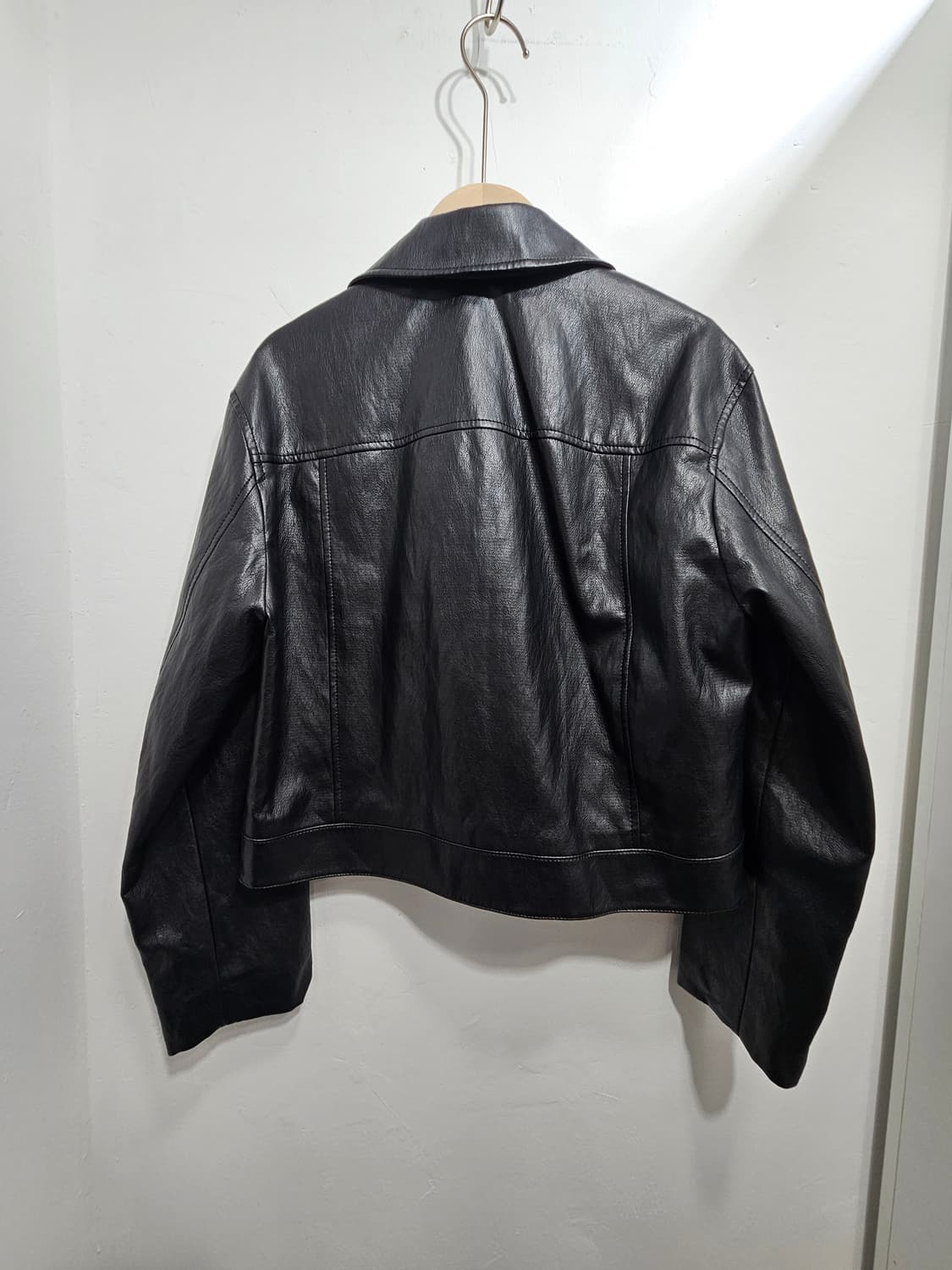 블랙 에코 가죽 세미크롭 자켓  상품이미지6