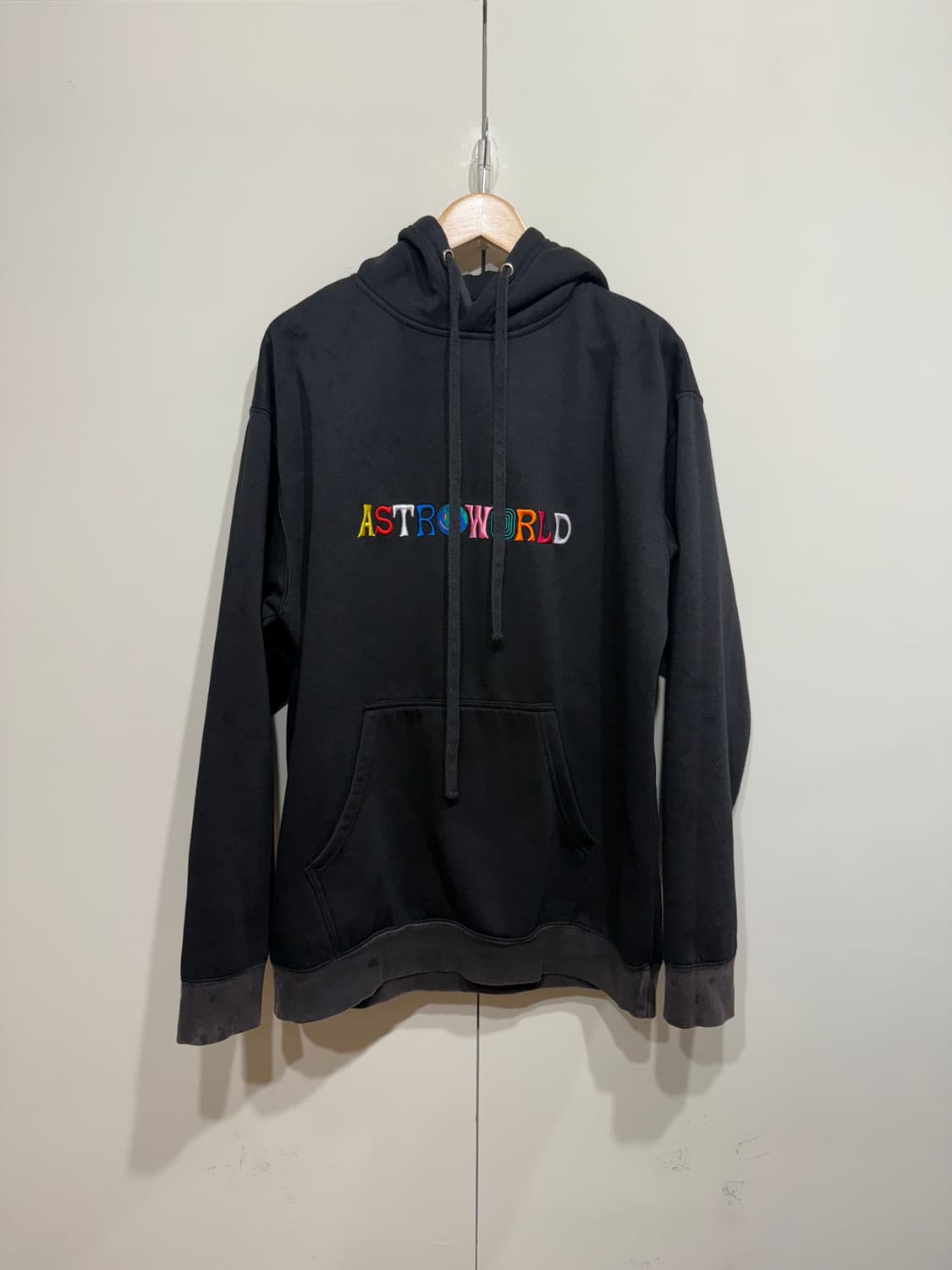 Travis Scott Astroworld 블랙 후드티 상품이미지1