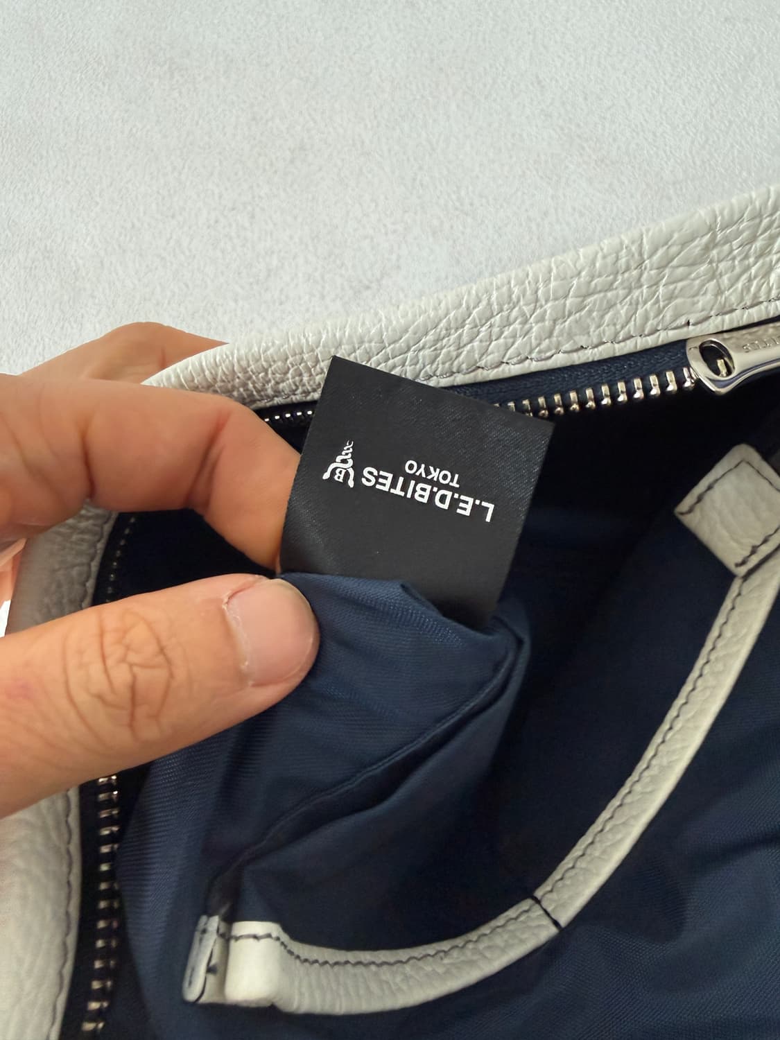 L.E.D.BITES 레더 크로스백 상품이미지8