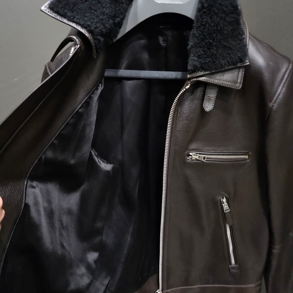 톰포드 시어링 카라 지퍼 레더트리밍 송중기 가죽자켓(퍼 탈부착) 상품이미지10