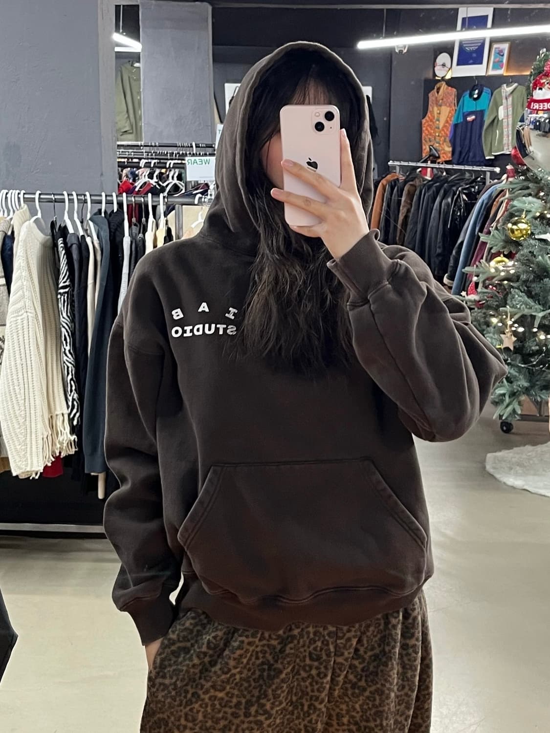 아이앱 스투디오 브라운 후드티 상품이미지2