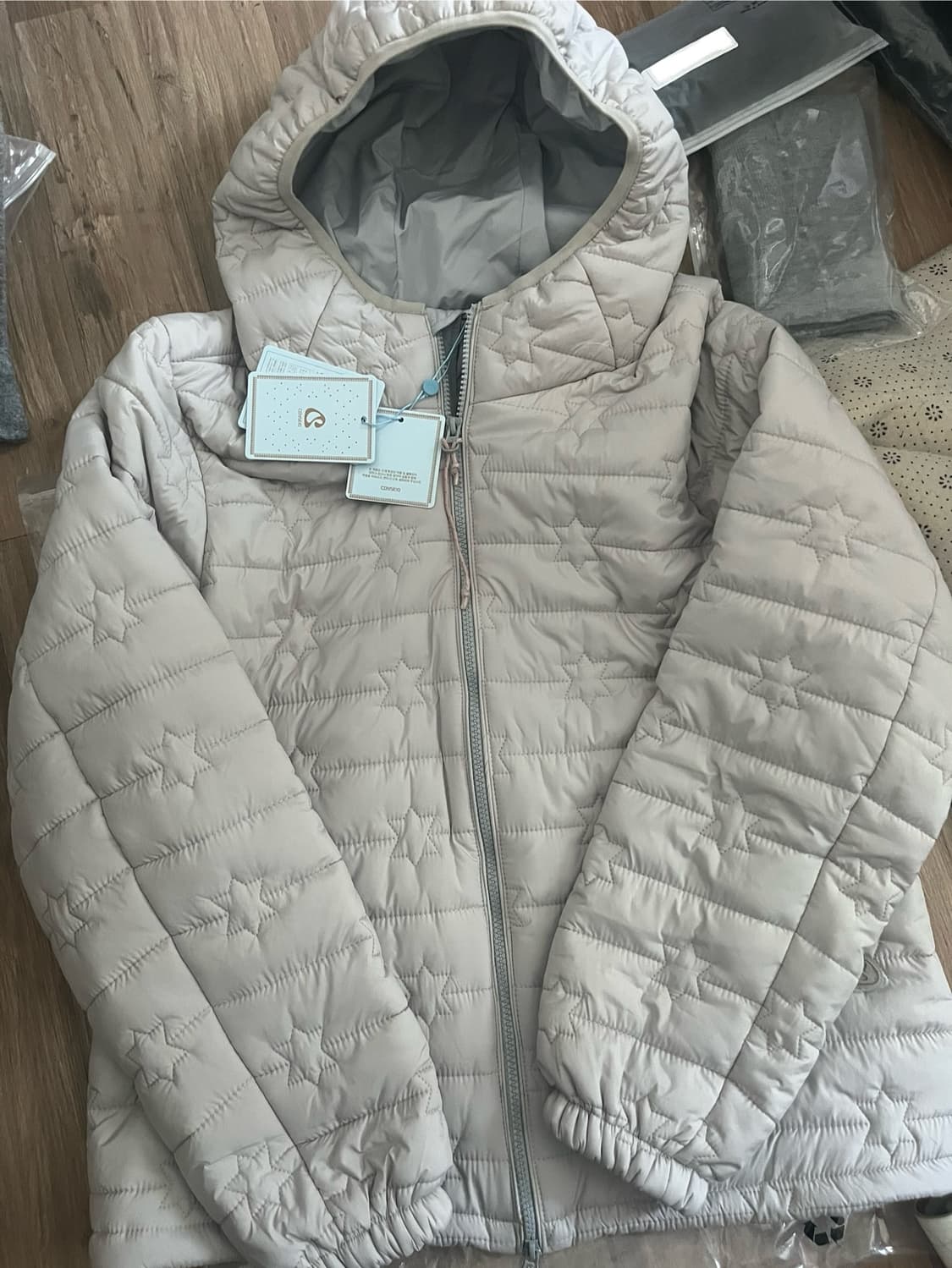 코이세이오 플러피 라이트 후드 패딩 아이보리 상품이미지3