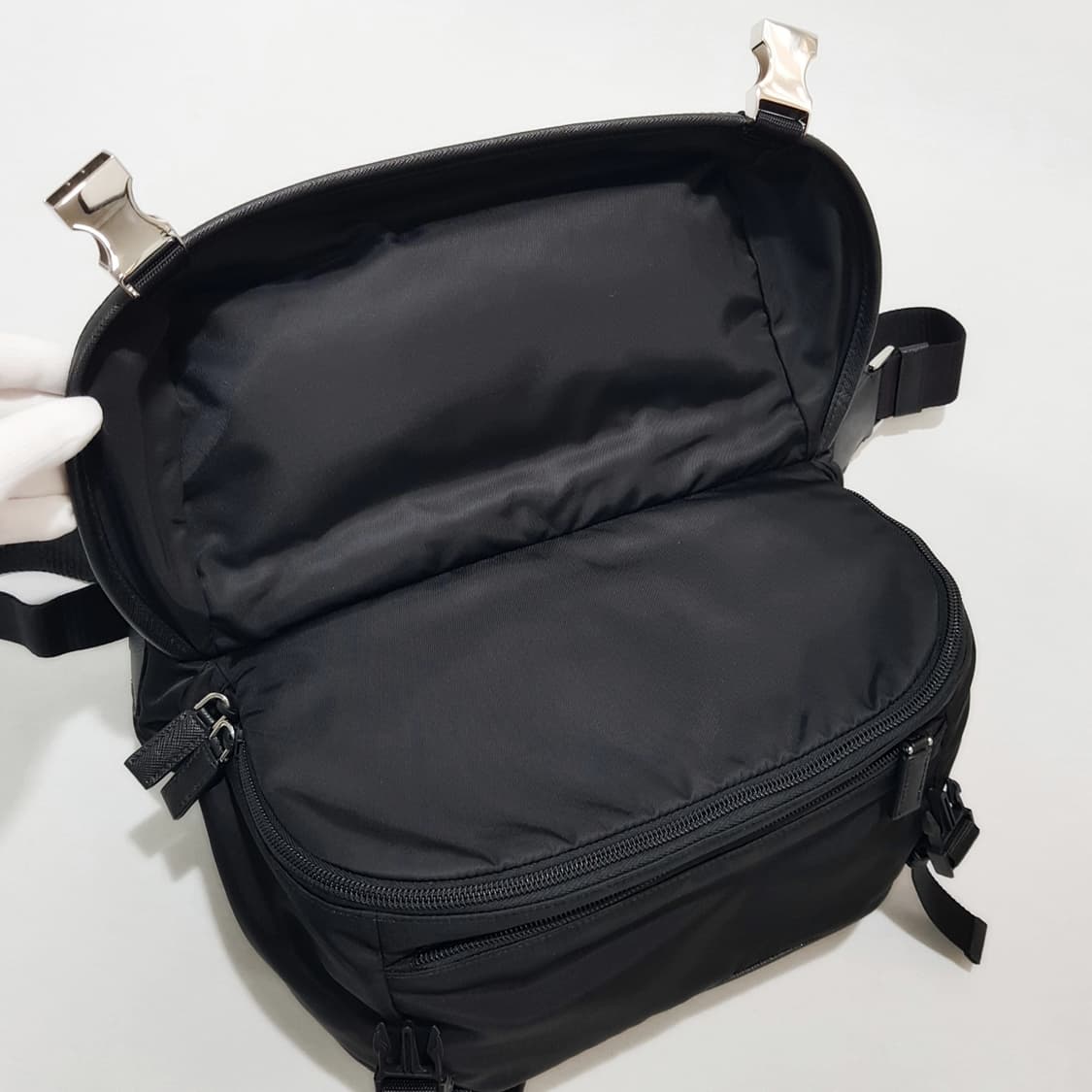 프라다 리나일론 바이커백 2vh994 상품이미지9