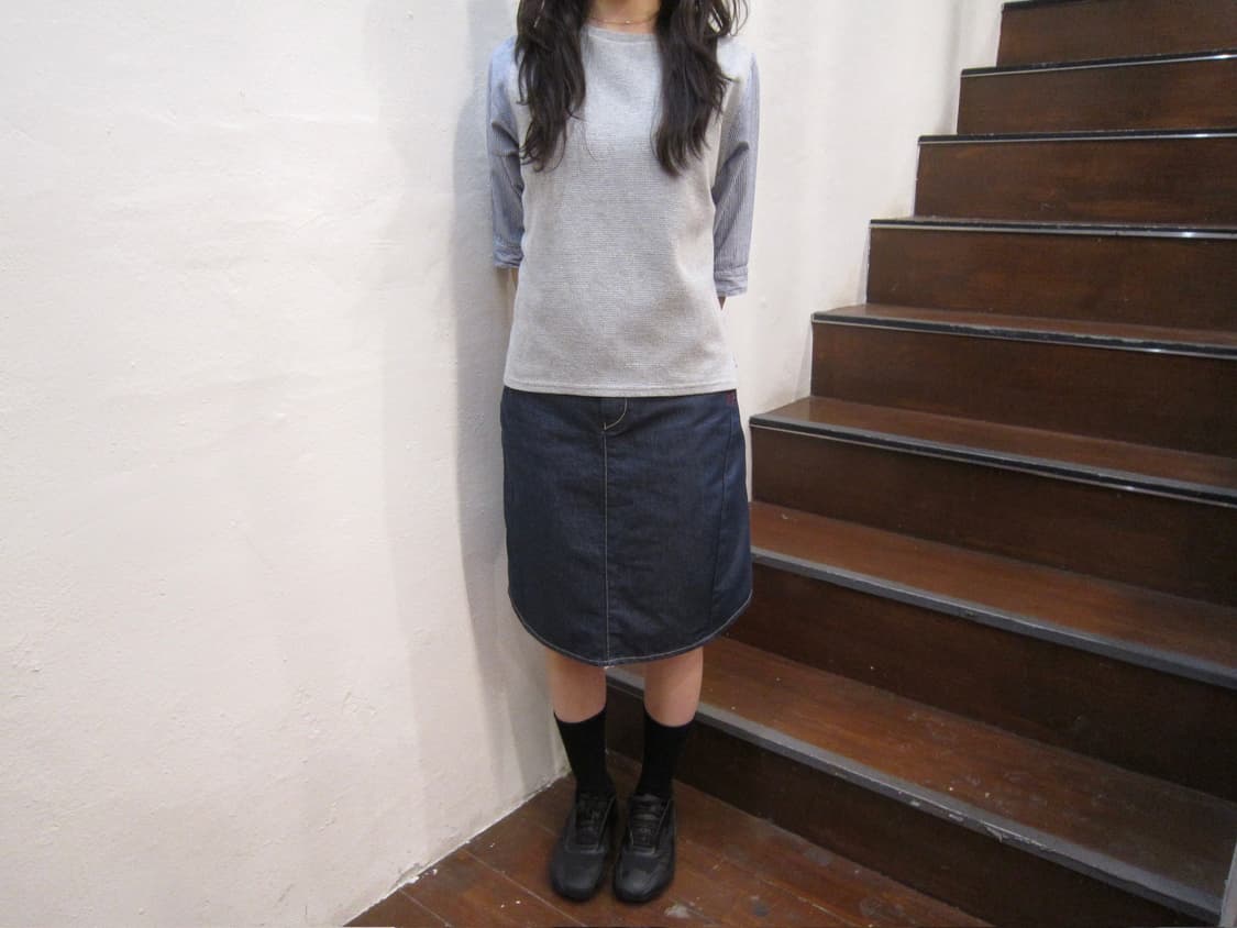 리바이스 엔지니어드 진 데님 미디 스커트 백 플리츠 디테일 진청 상품이미지1