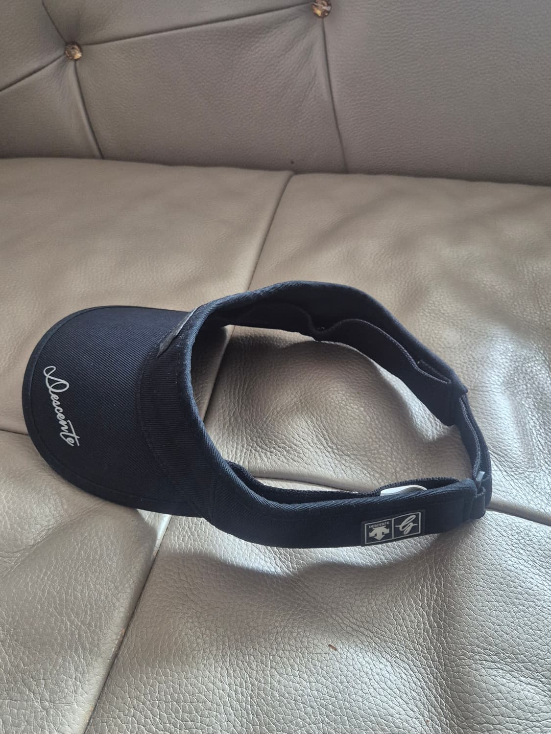 데상트 썬캡. 여자 프리 새상품급 상품이미지3