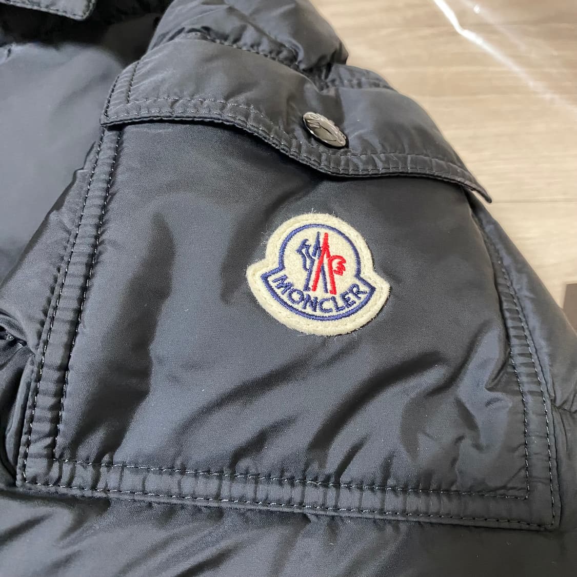 25fw 몽클레르 마야프 후드 쇼트 다운 자켓 블랙 (k2091A00) 상품이미지3