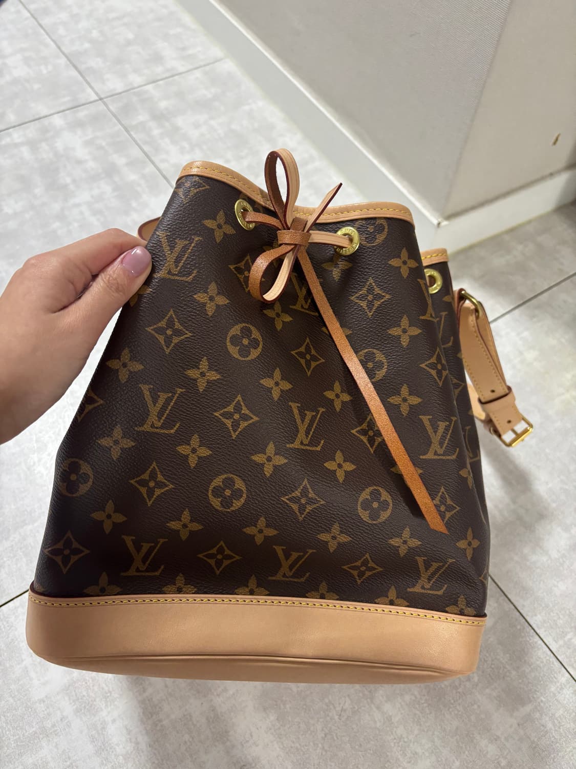 루이비통 쁘띠 노에 모노그램 버킷백 M40818 상품이미지1
