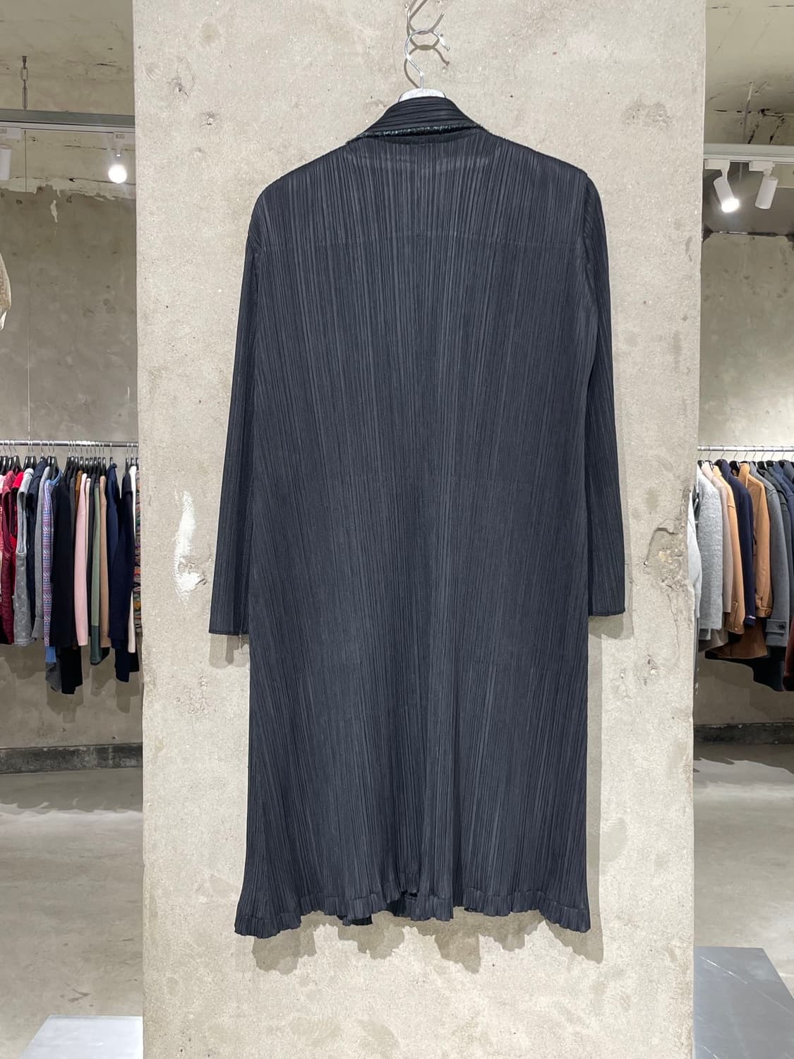 플리츠 플리즈 블랙 프레이드 엣지 버튼 롱 자켓 상품이미지6