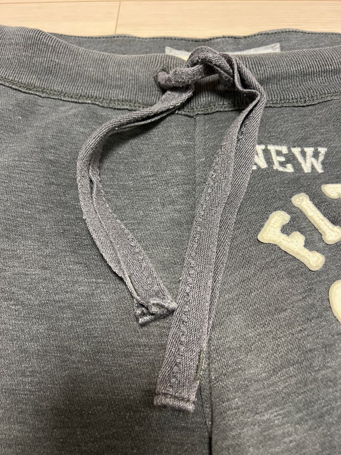 아베크롬비 & 피치 로고 스웻 조거 팬츠 / 차콜그레이 상품이미지3