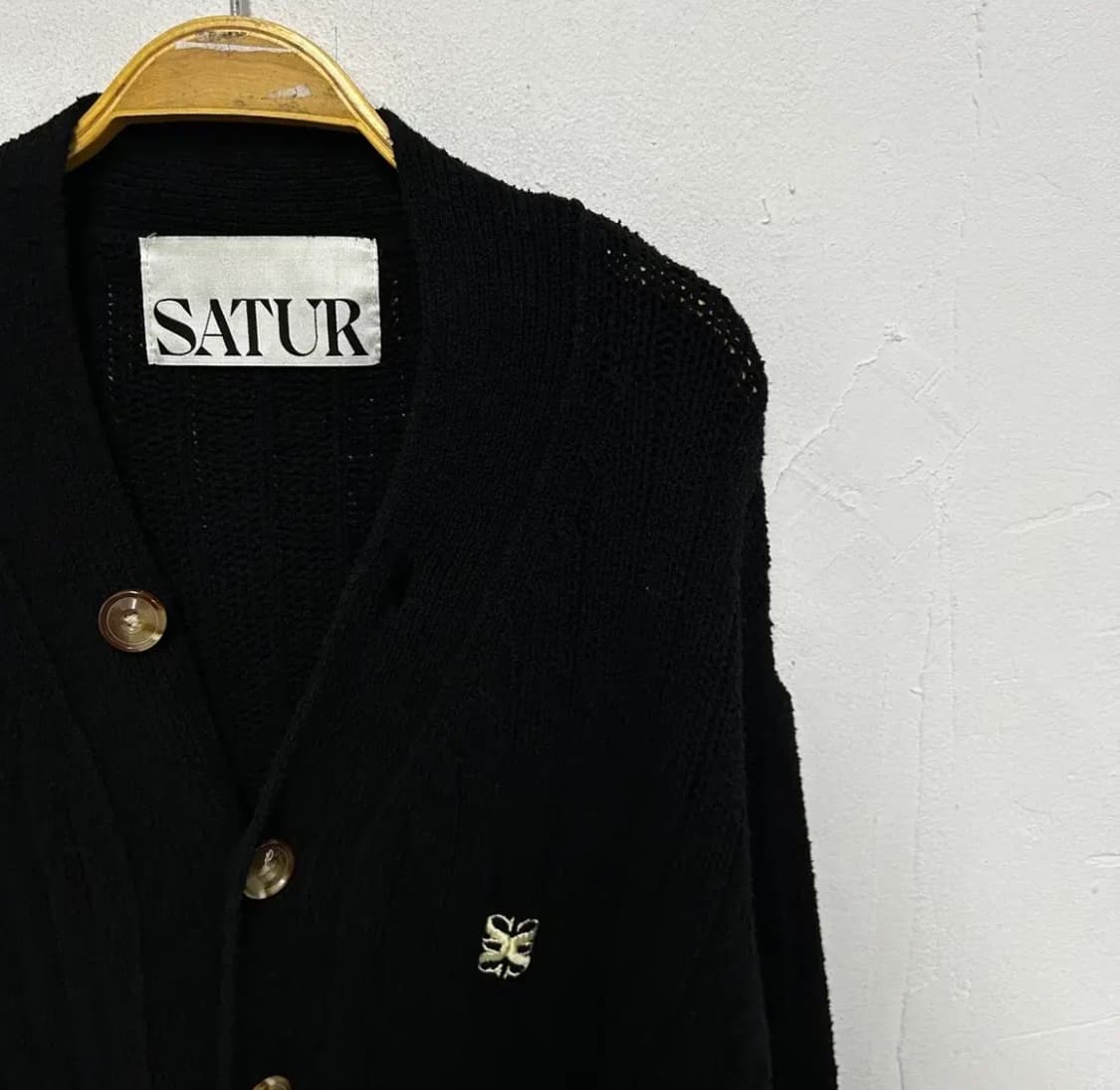 SATUR 블랙 가디건 상품이미지1