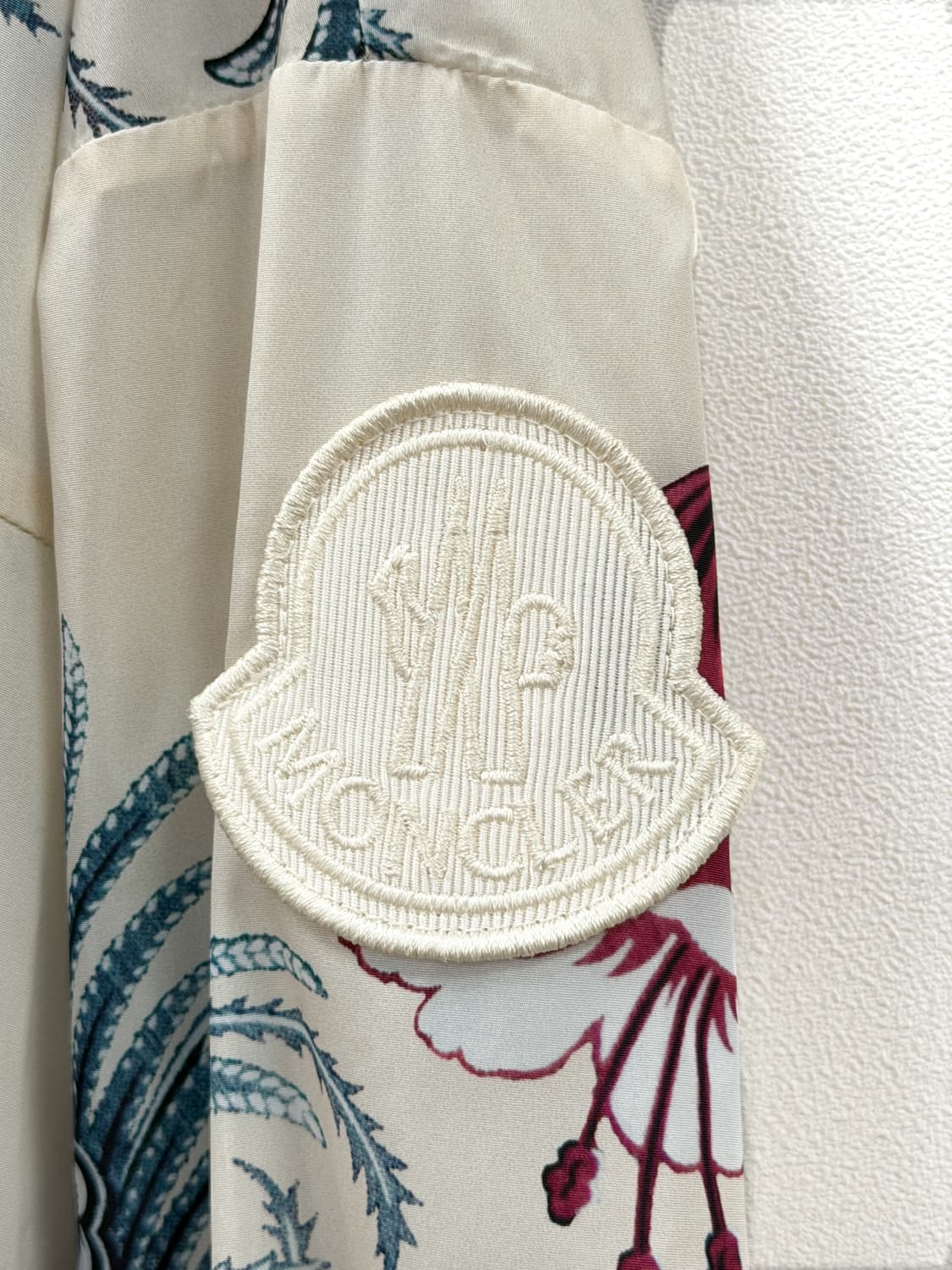 몽클레르 알파드 보태니컬 프린트 바람막이 벨티드 코트 상품이미지5