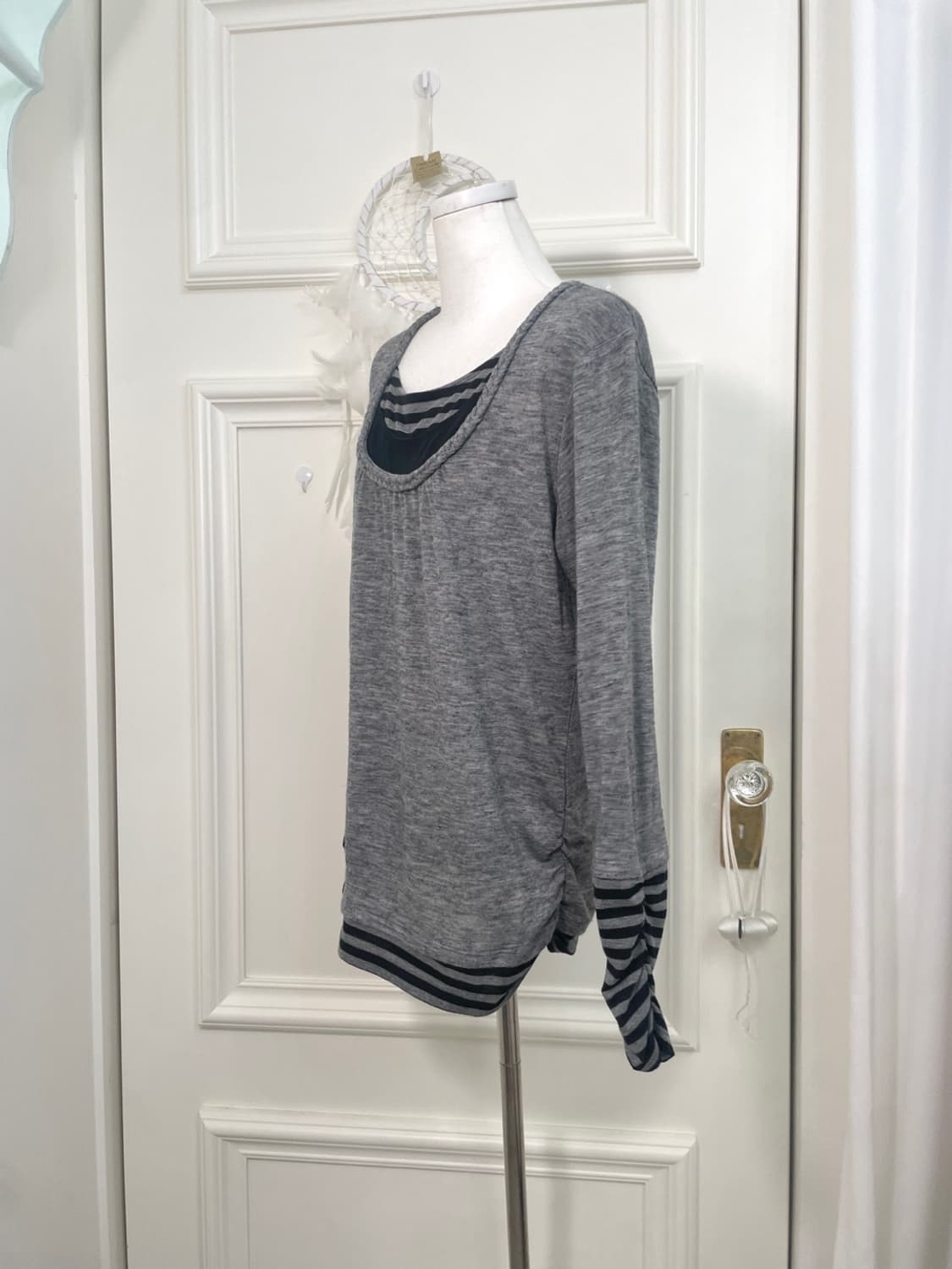 gray black stripe shirring top 상품이미지2
