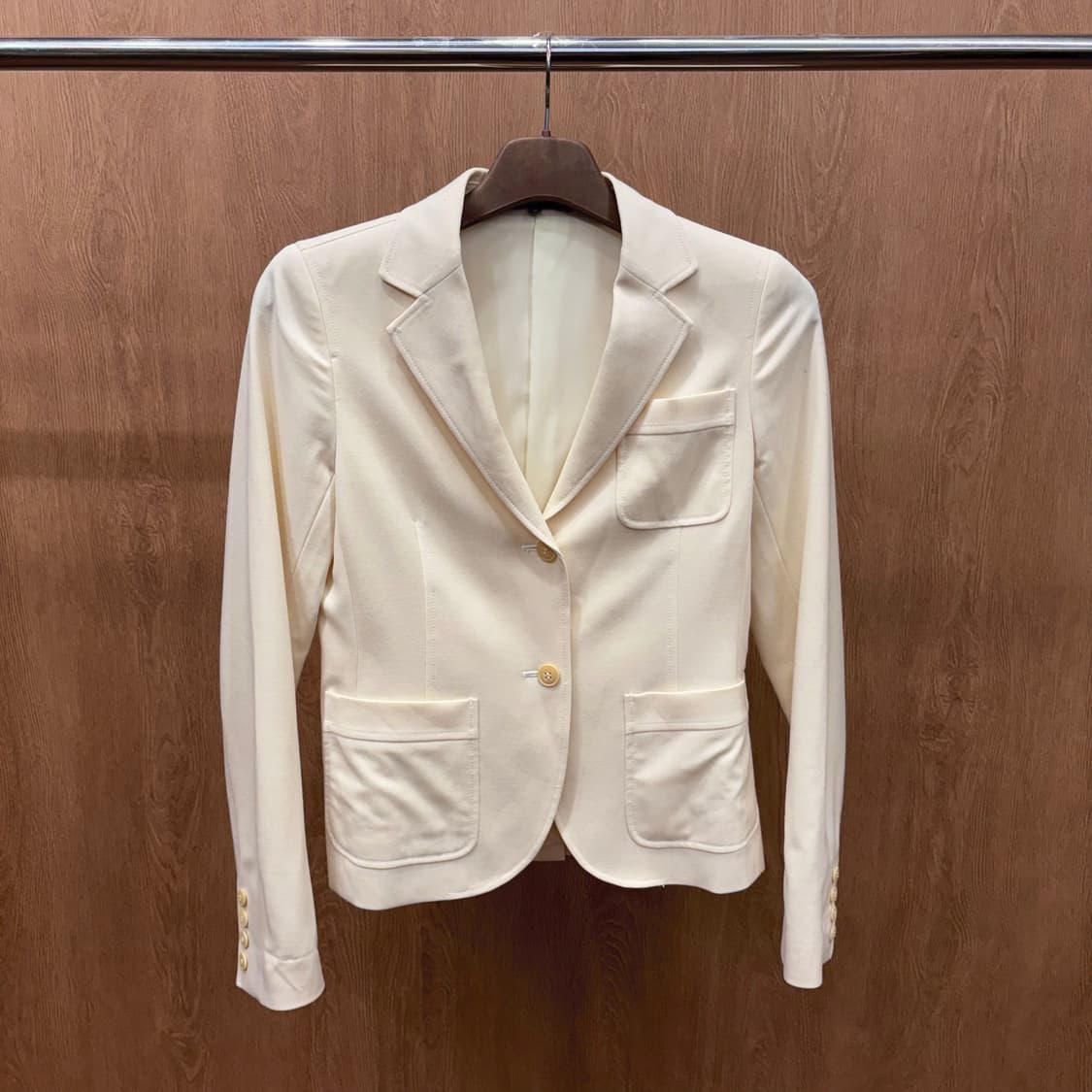 띠어리 울 스트레치 테일러드 자켓 노치드 라펠 카라 디테일 아이보리 상품이미지2