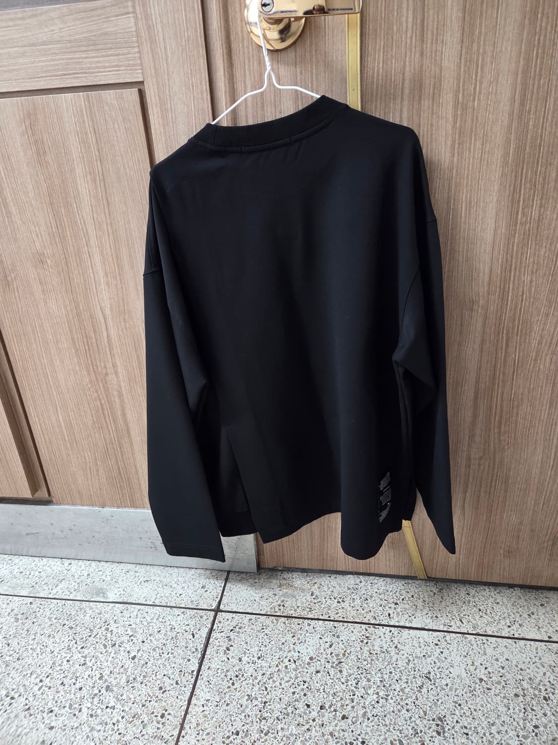 송지오 블랙 맨투맨 105 상품이미지2