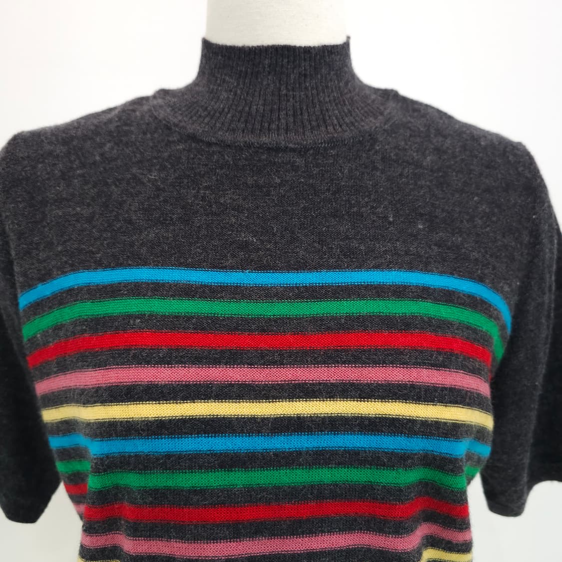 울혼방 멀티스트라이프 겨울 반팔 니트 상품이미지3