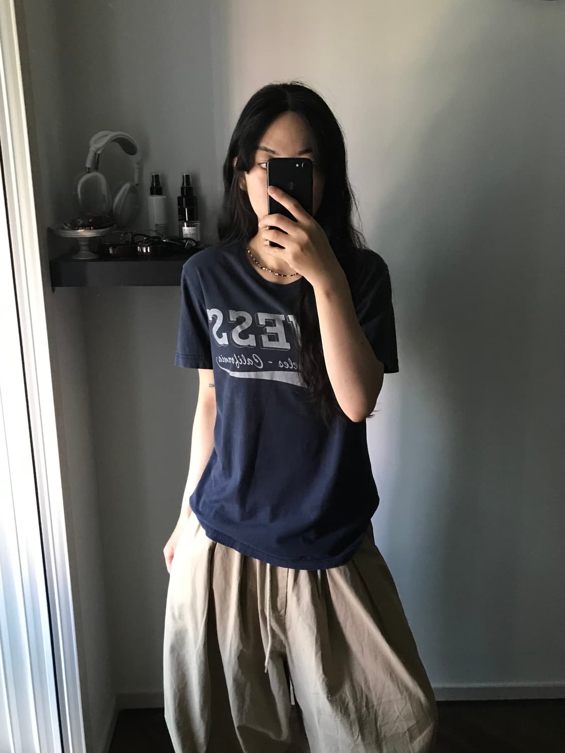 게스 중앙 프린팅 네이비 반팔티 상품이미지3