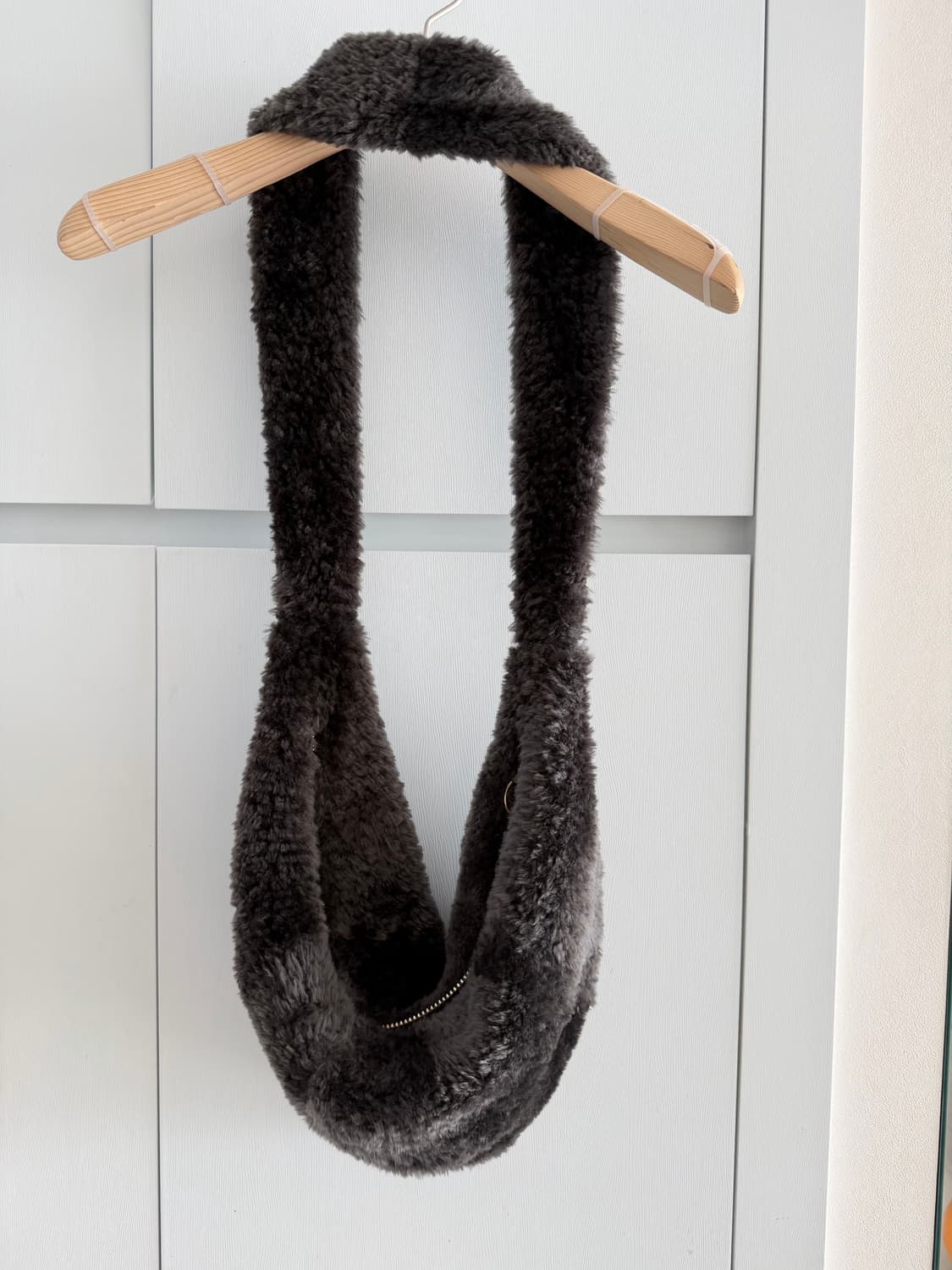 리얼 양퍼 레더 호보 크로스백 상품이미지1