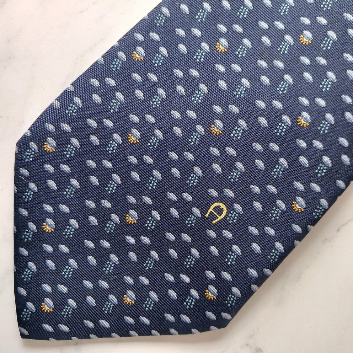 아이그너 실크 네이비 패턴 넥타이 9.5cm A+~A등급 E885
 상품이미지5