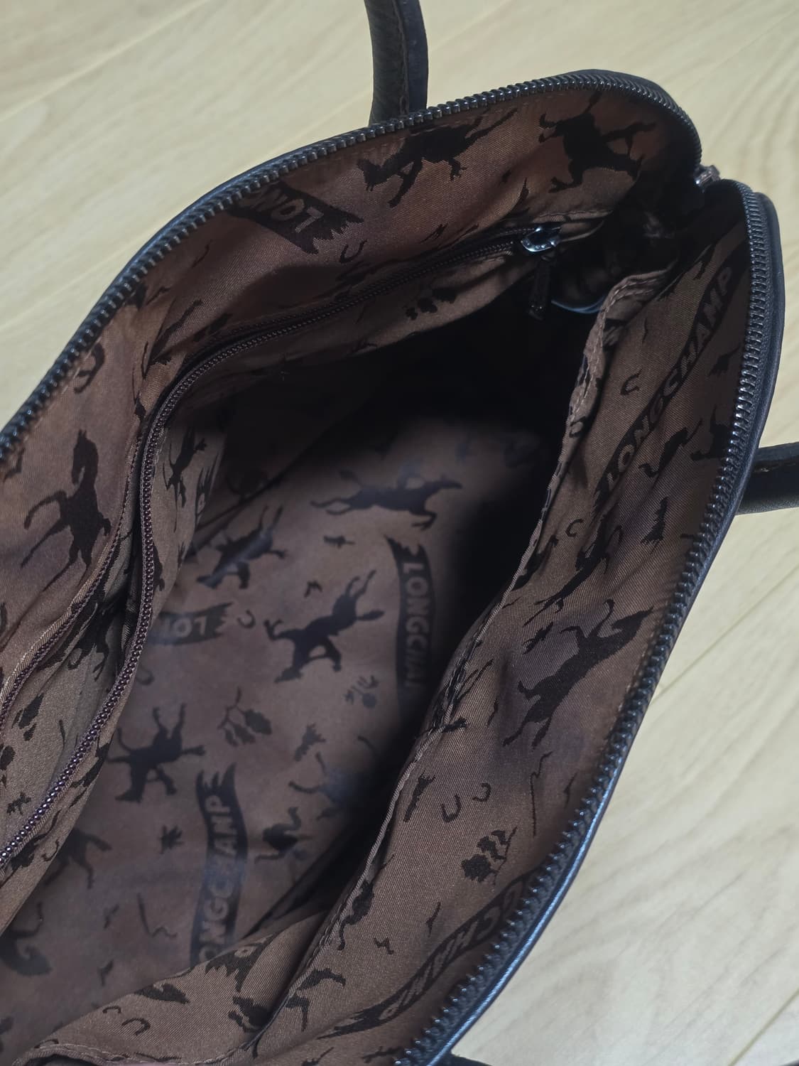 LONGCHAMP 롱샴 소프트 레더 알마 토트백 블랙 상품이미지4